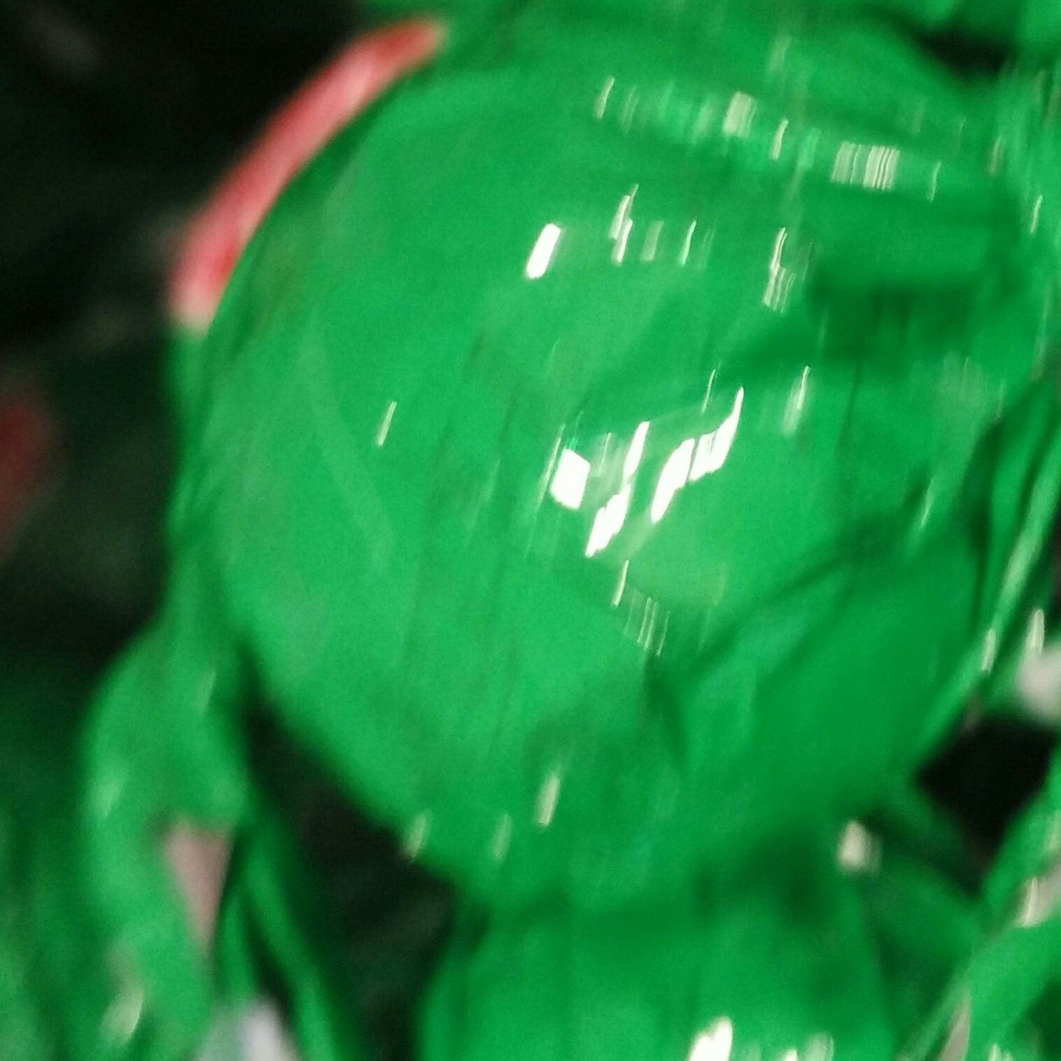 شکلات پلنتی شیرین پسته