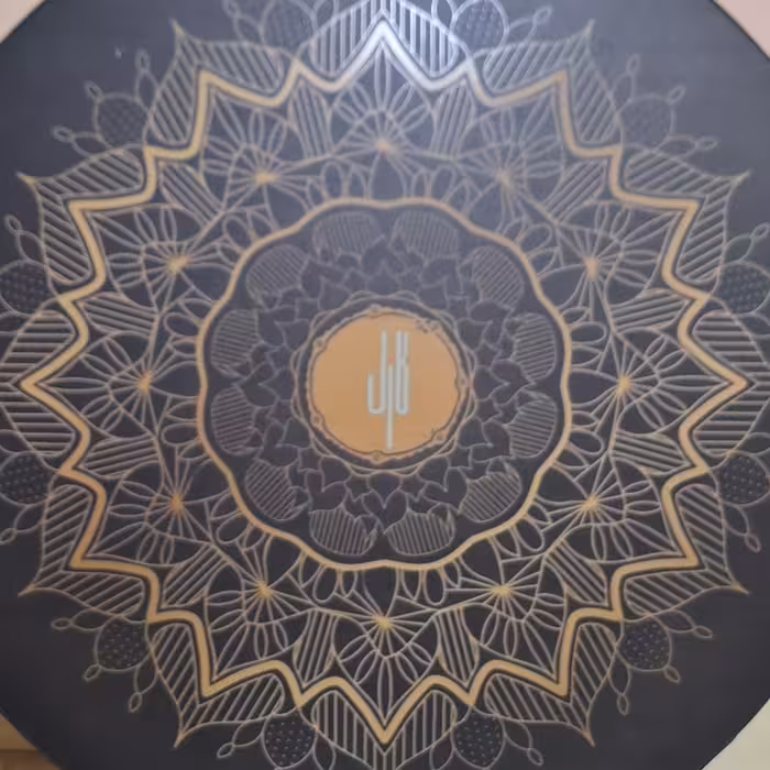 دف  (بسیار زیبا)(سبک)(خوش صدا)(چوب یک تکه مقاوم و سبک)(کمانه غوغا مدرن)(ارسال رایگان و سریع)