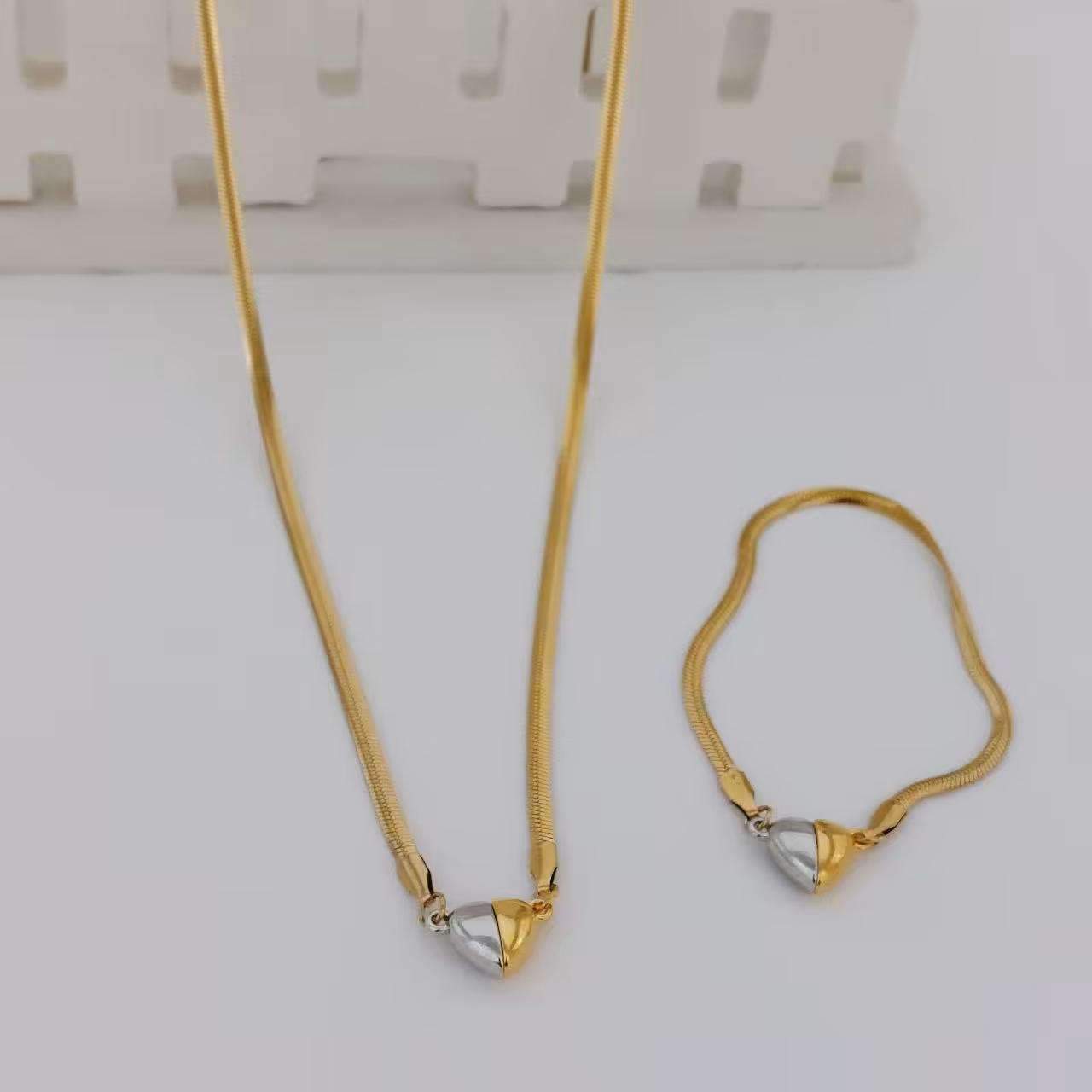 زیورآلات زنانه، ست زنجیر  و دستبند ماری