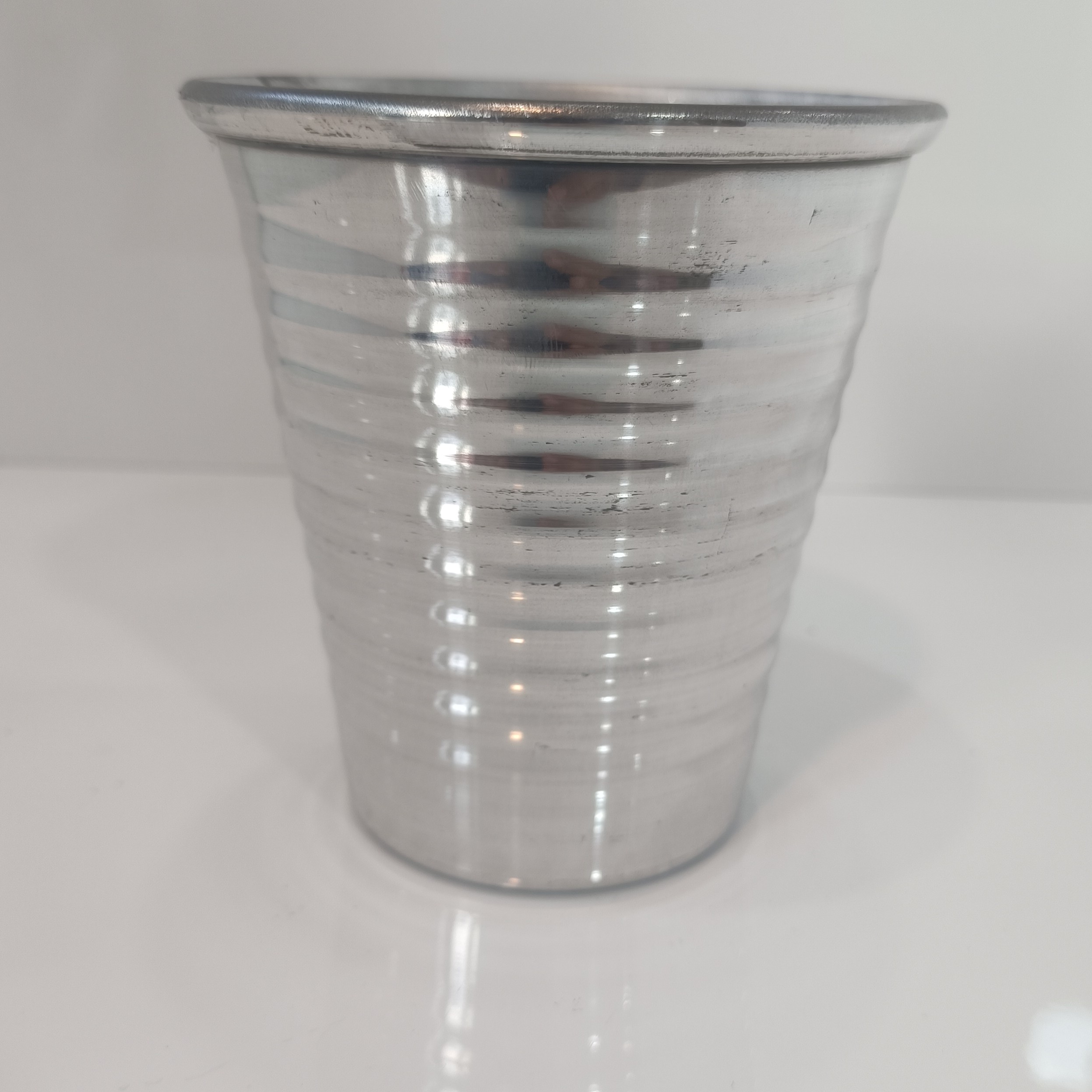لیوان آبخوری روی طرح دار