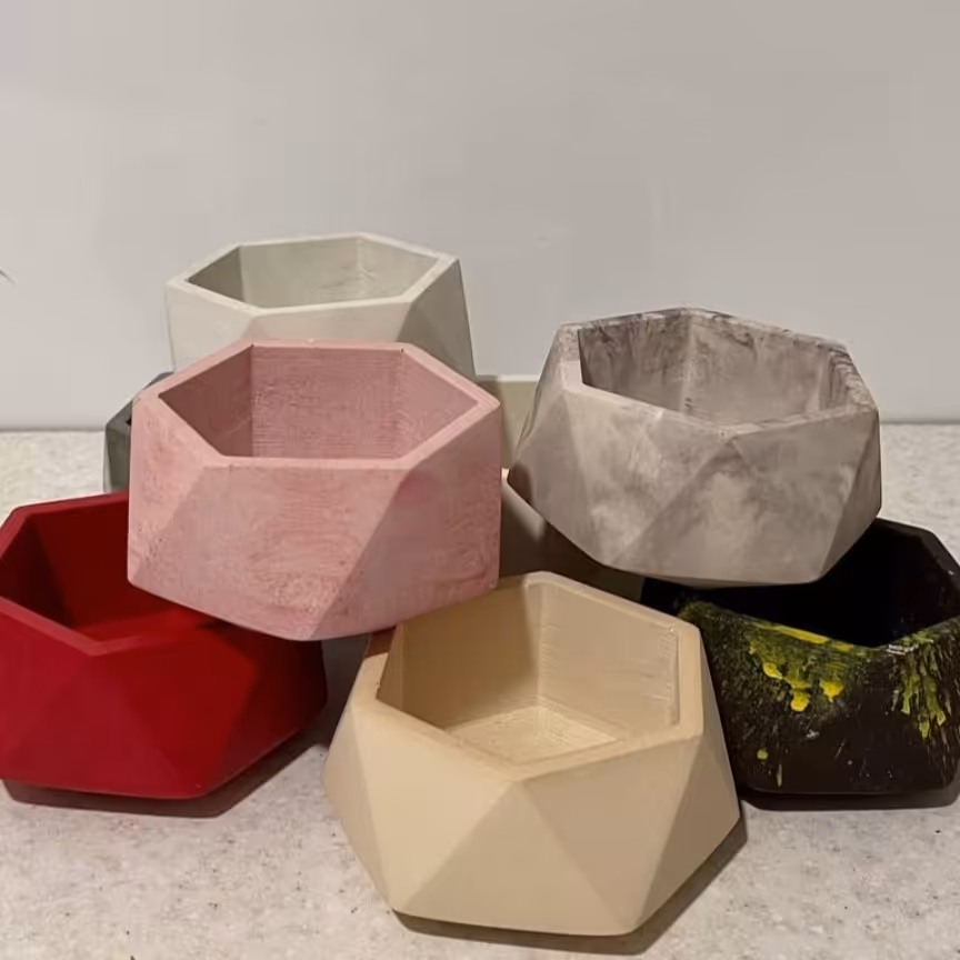 از این محصول میشه به عنوان گلدان جاشمعی و جاوارمری استاده کرد