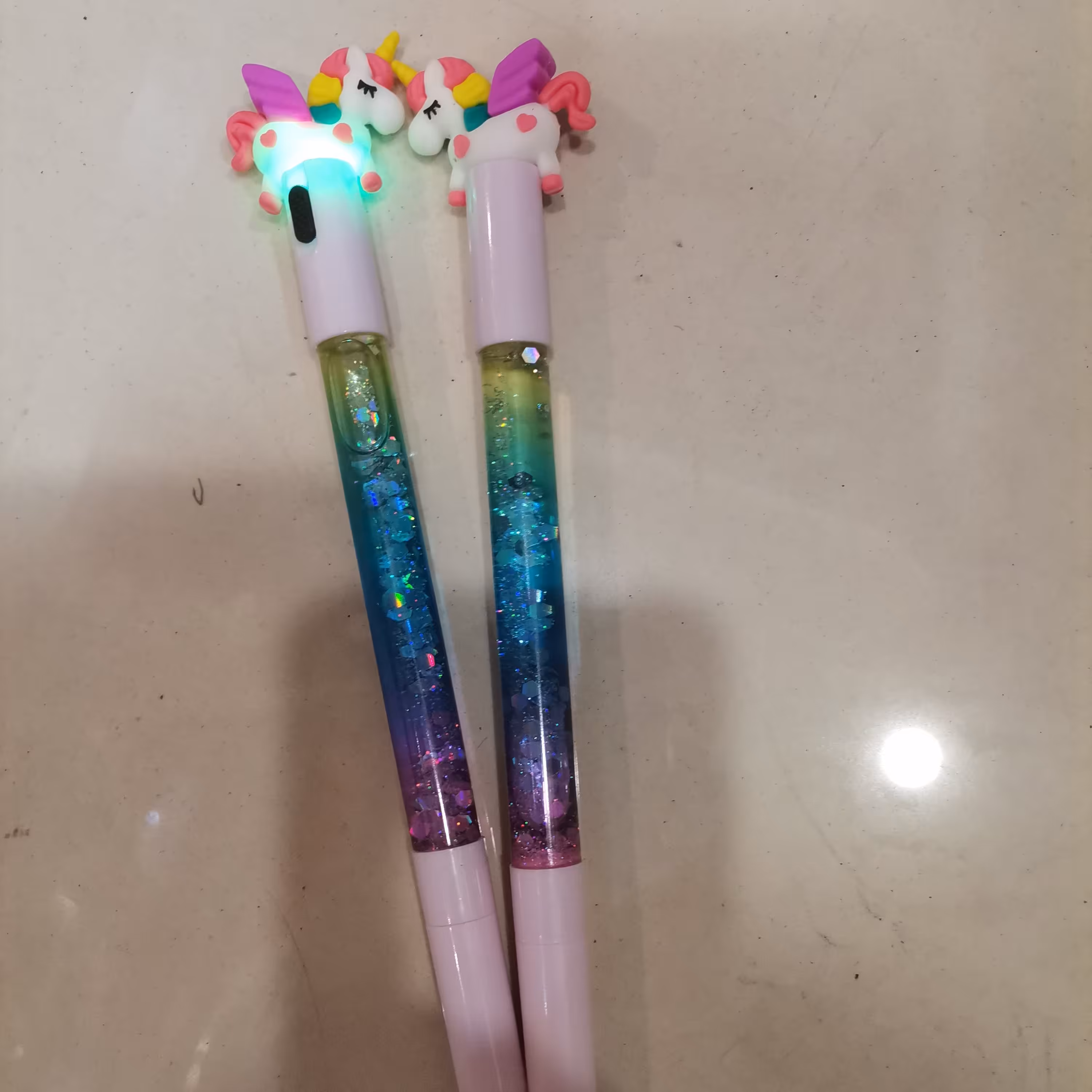 خودکار یونیکرن آکواریومی چراغ دار 