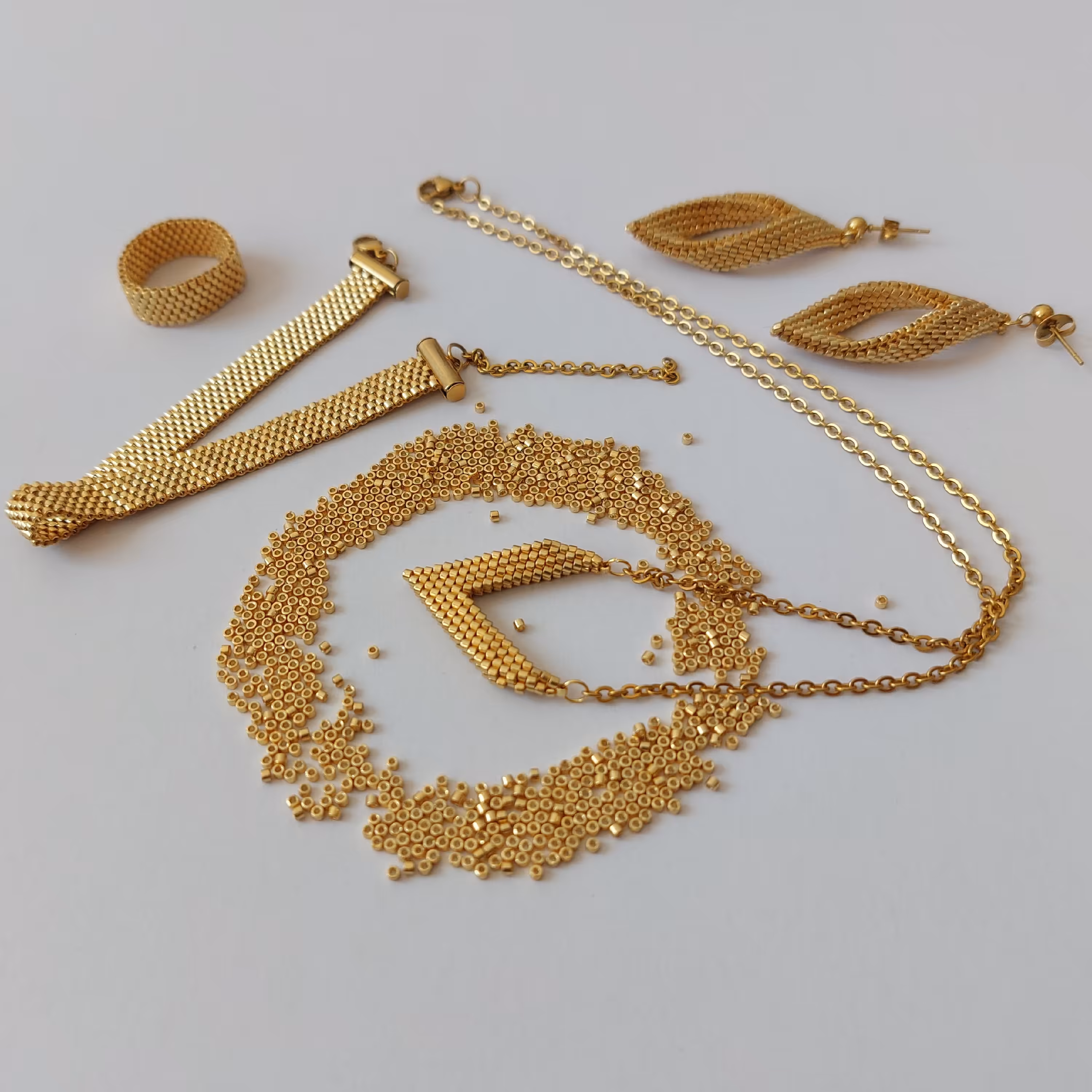 سرویس طلا با منجوق اصل ژاپن آبکاری طلای 18 عیار