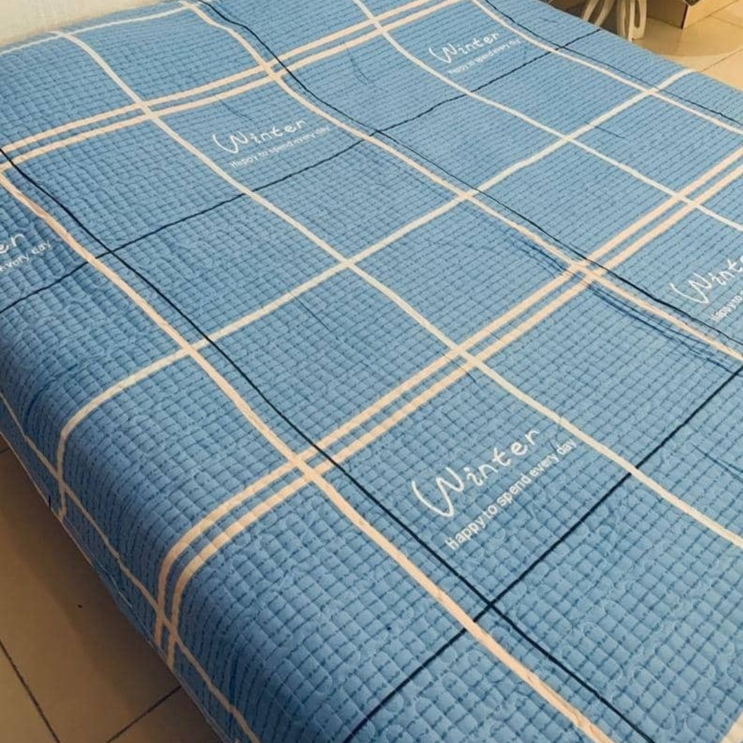 روتختی دونفره دورو جنس نخی و کف داخل کار شده پشم شیشه سایز 220 در 240