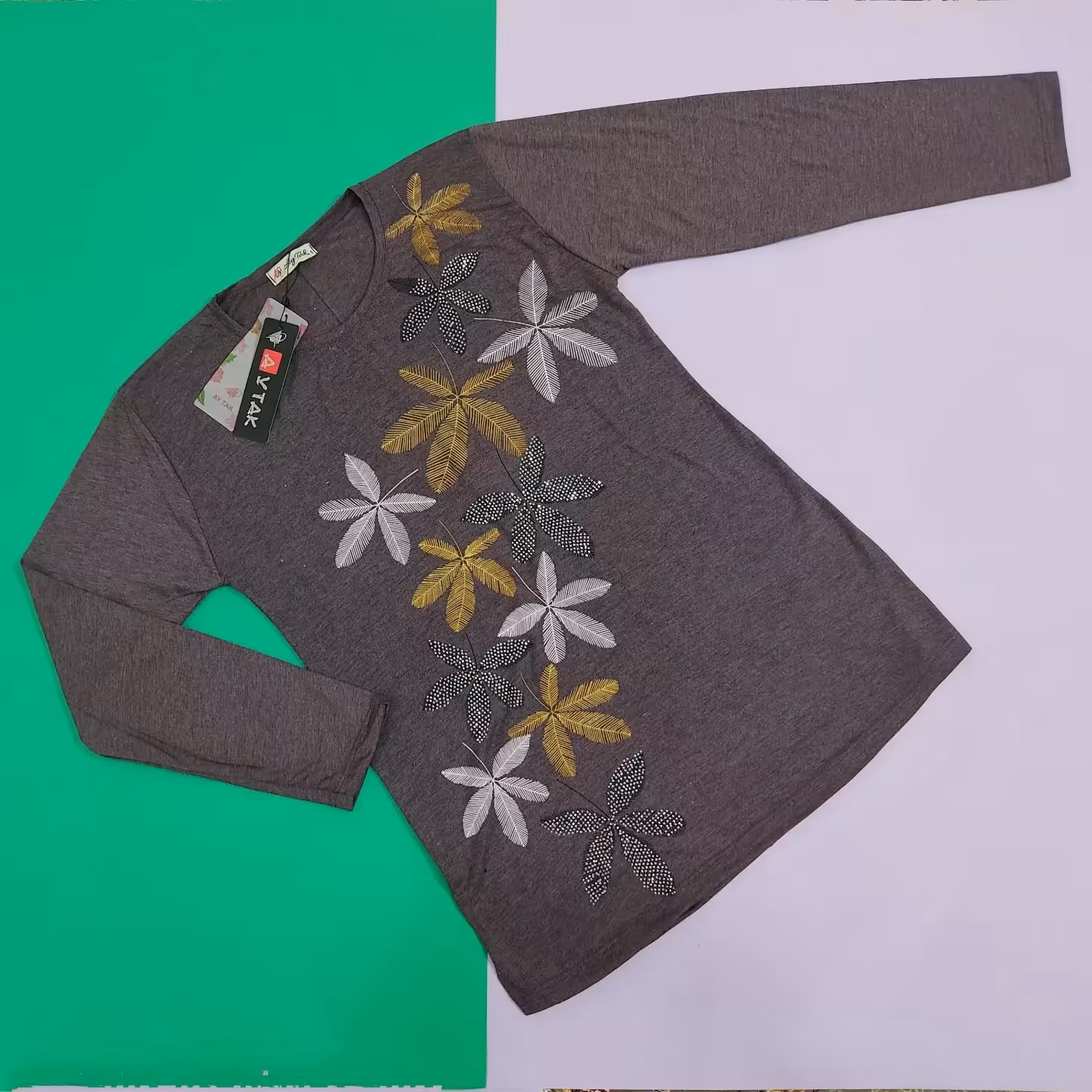 بلوز  زنانه پاییزه آستین بلند ژاکارد طرح برگ بغل چاکدار 