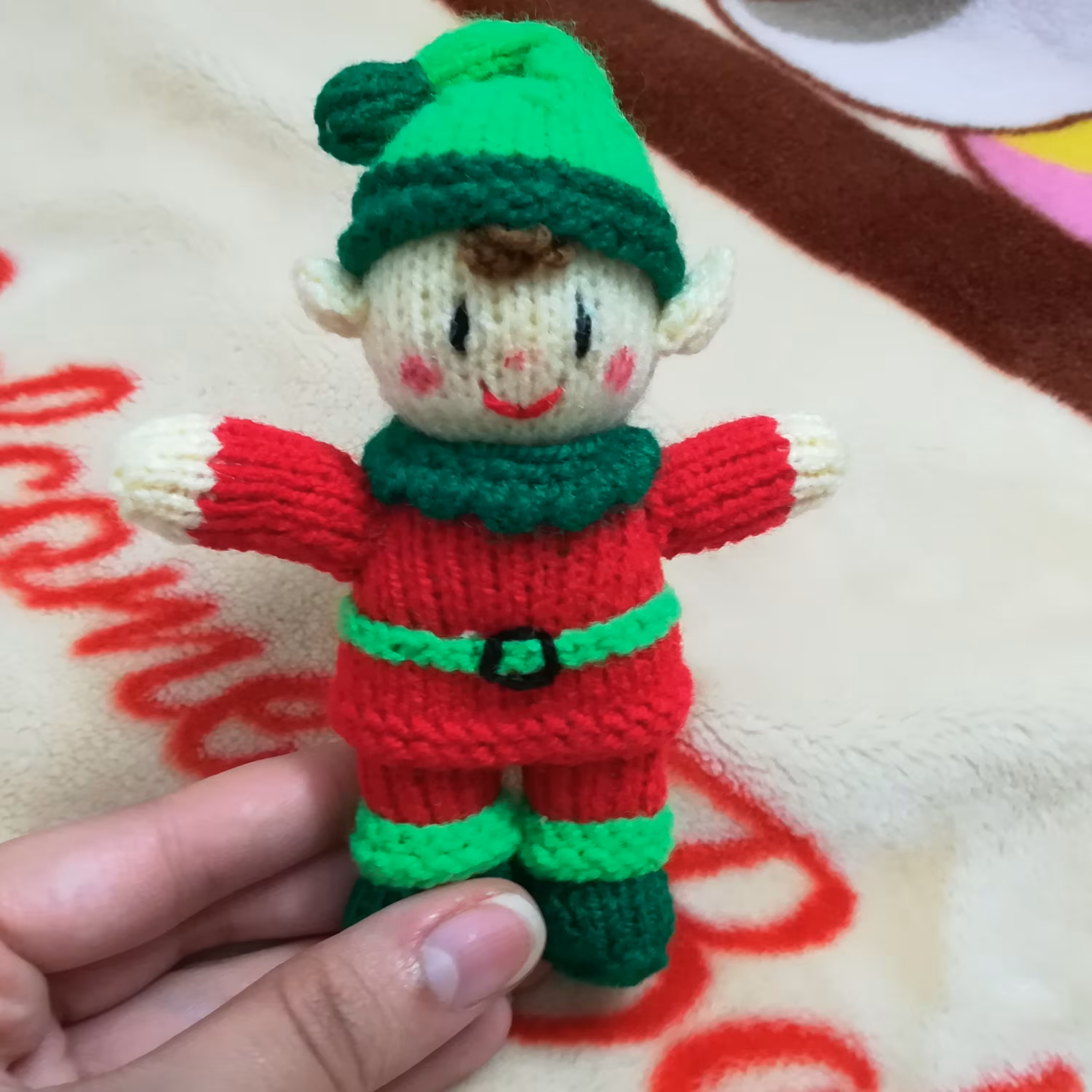 عروسک بافتنی کوتوله