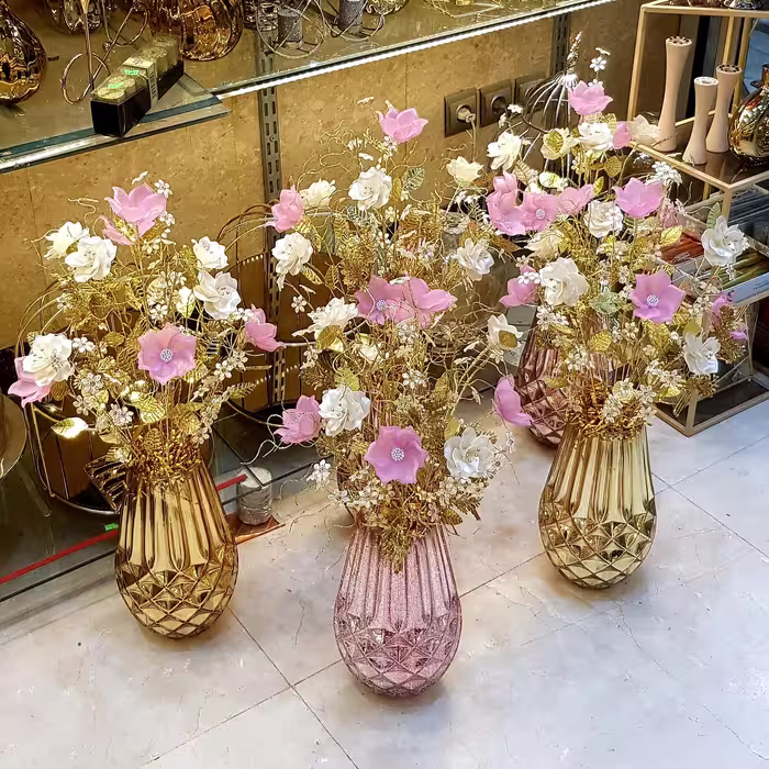 گلدان با  گل های کریستالی 