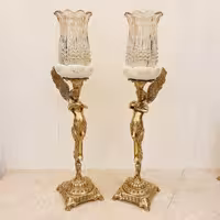 شمعدان برنزی مدل فرشته پایه مربع (شمعدان برنجی)