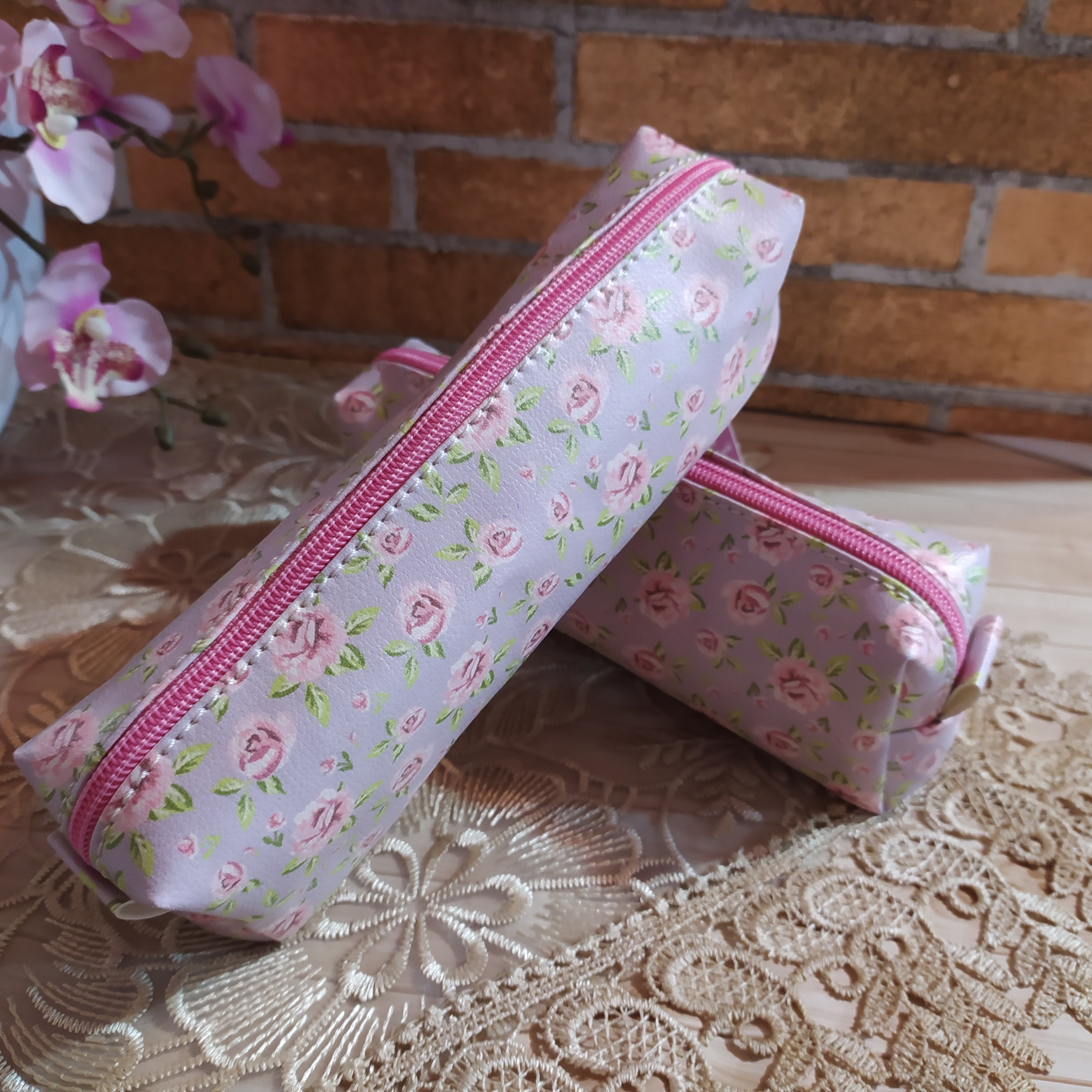 جامدادی چرم  طرح    گل رز جامدادی با تنوع بالای45طرح مناسب هدیه‌تک و عمده