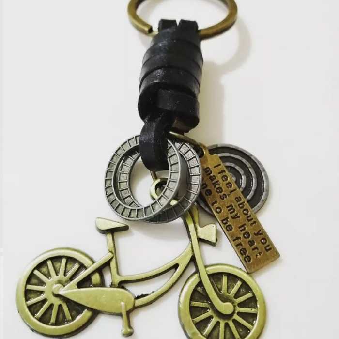 جاکلیدی طرح دوچرخه برنزی .نقره ای و رنگ مسی 