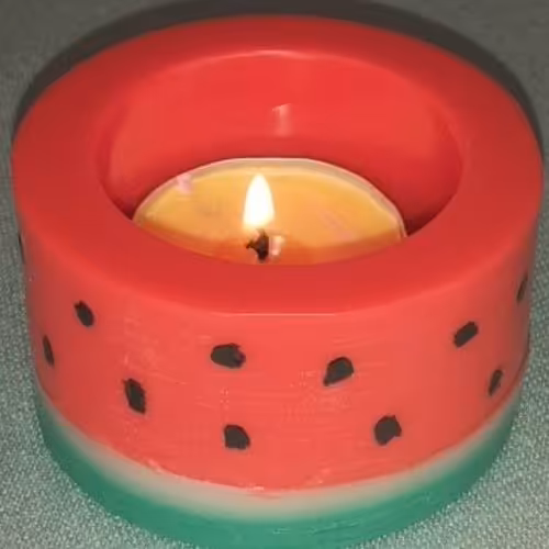 شمع فانوسی  تم یلدایی   .دست ساز . هم بعنوان جای وارمر میشه استفاده کردم هم ب عنوان شمع 