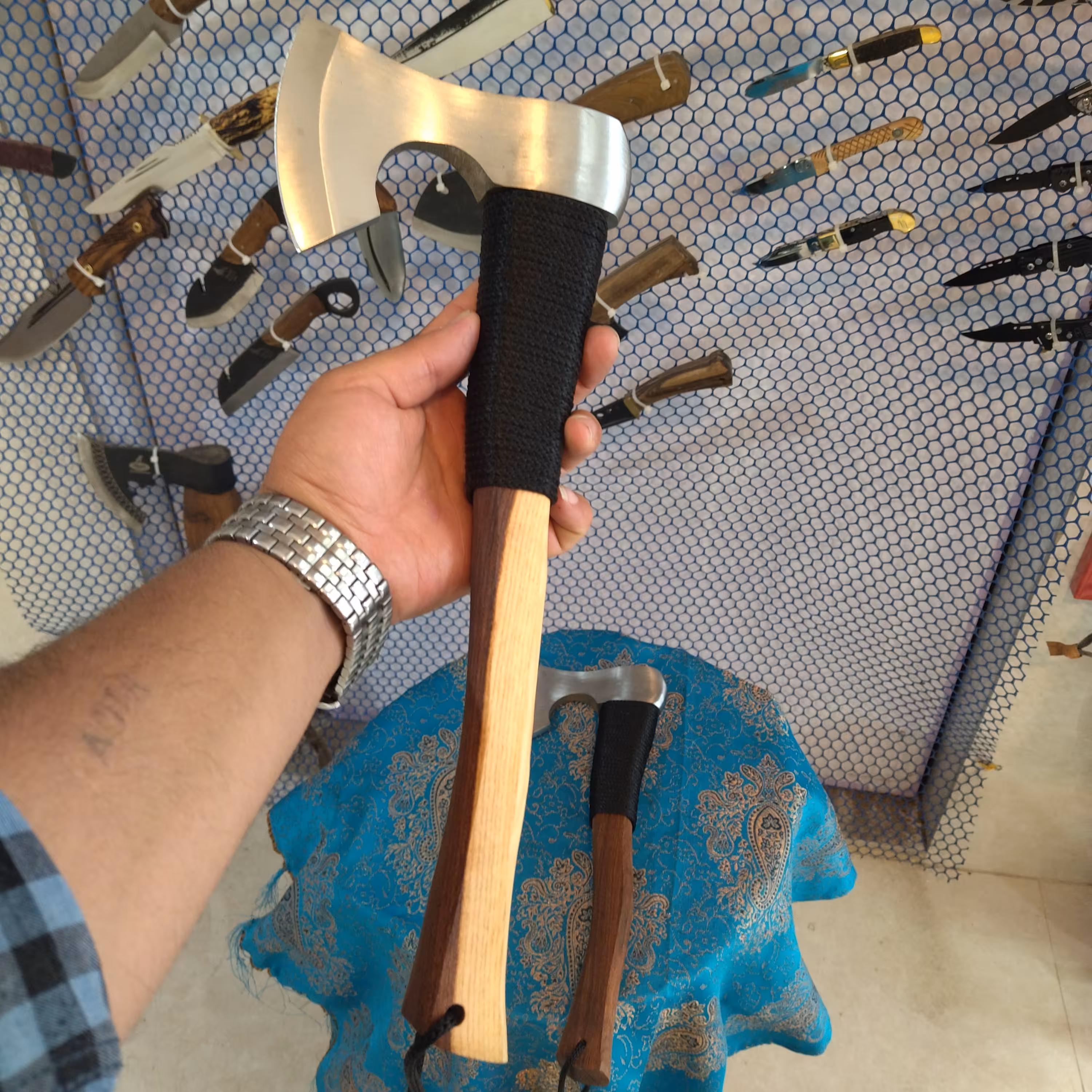 تبر  آفرودی 