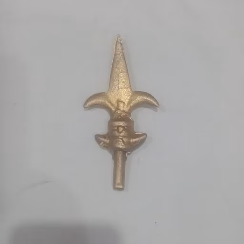 سرنیزه فلزی شاخ دار