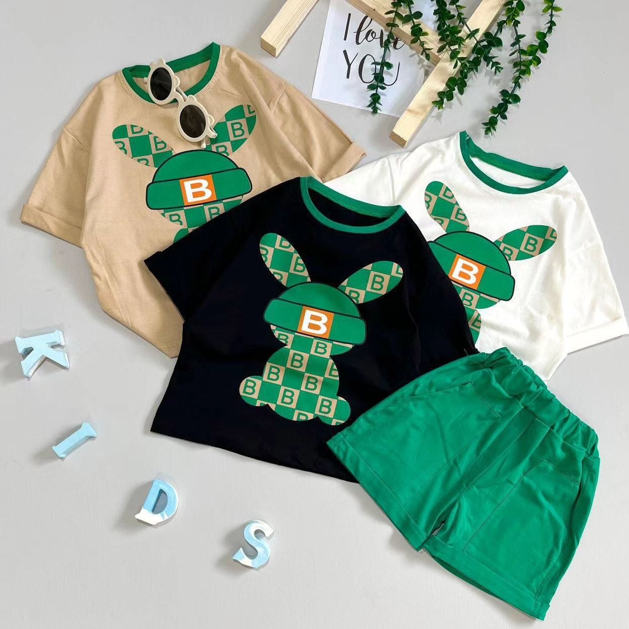 ست اسپورت بچگانه تیشرت و شورتک جنس پنبه لاکرادار کیفیت تضمینی مناسب حدود سنی 2 تا 9 سال رنگبندی عالی