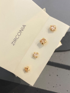 گوشواره میخی نقره عیار 925 حک شده وارداتی بسیار ظریف و زیبا