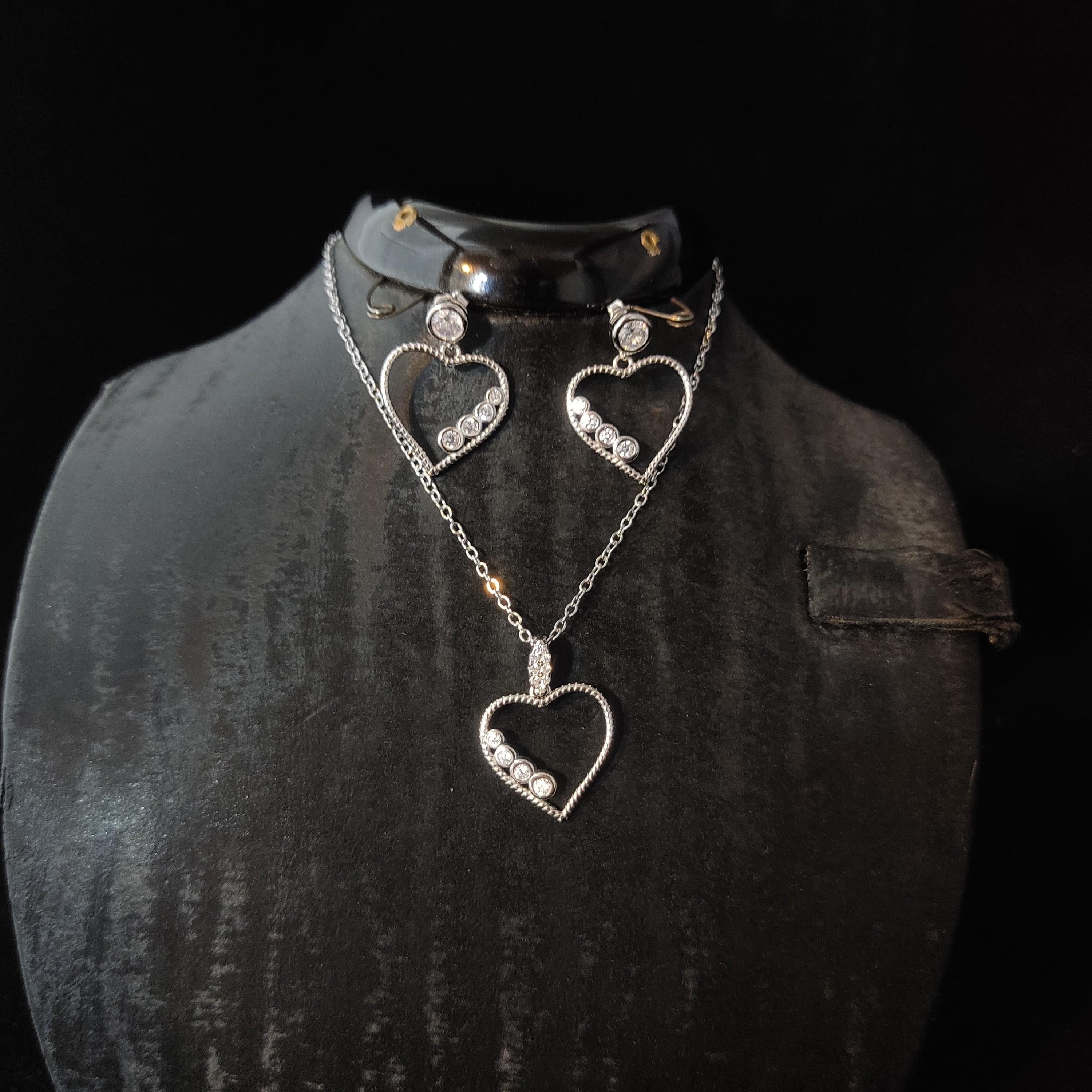 نیم ست نقره خارجی مدل قلب نگین دار 