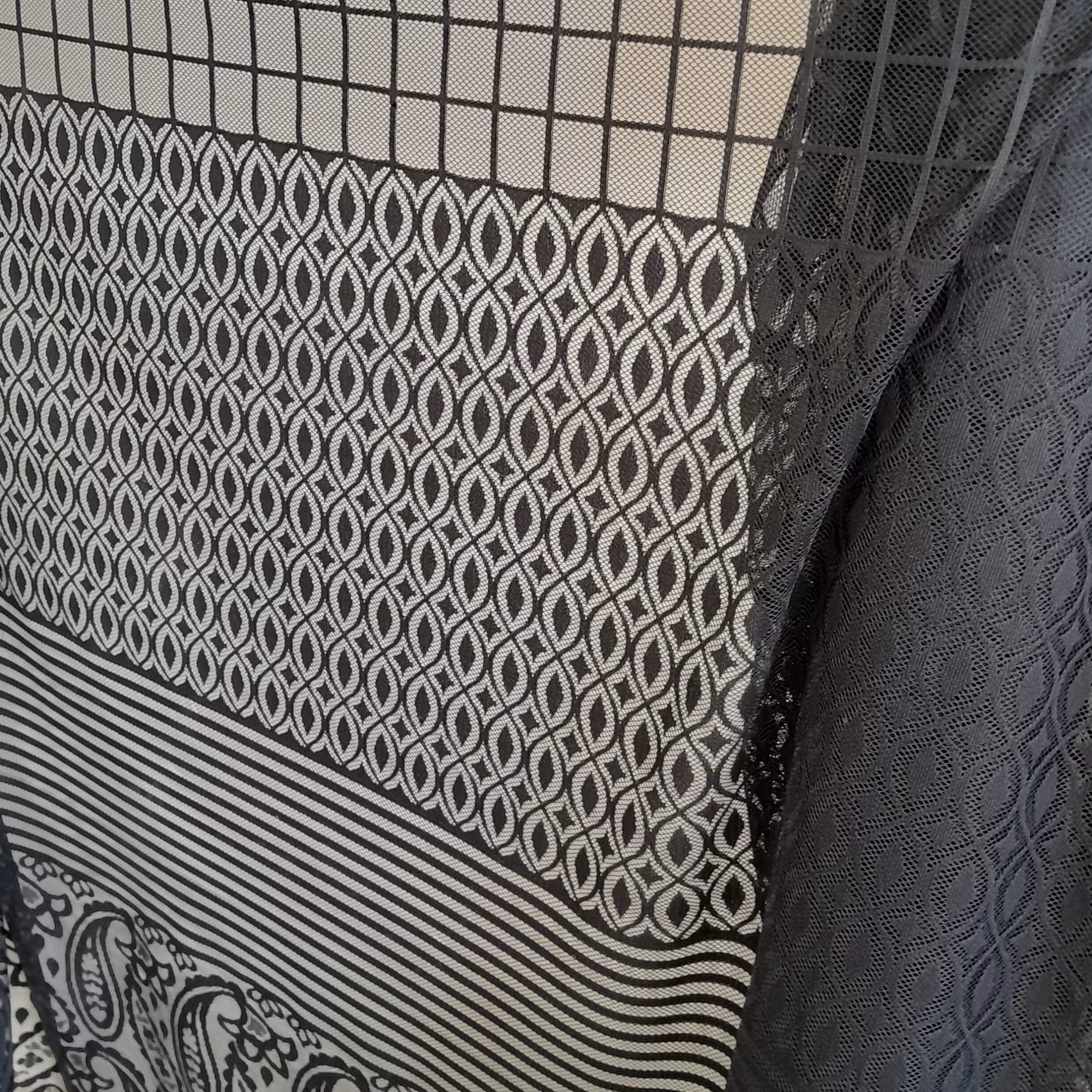 پارچه تور حاشیه دار