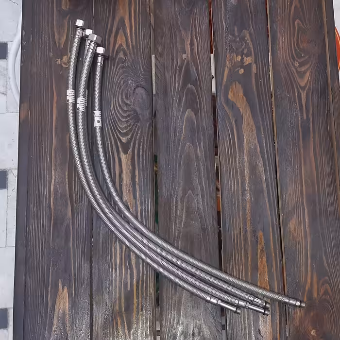 شیلنگ تکپایه مهره 1.2 برنجی رزوه ام10  60 سانت برند رایبد