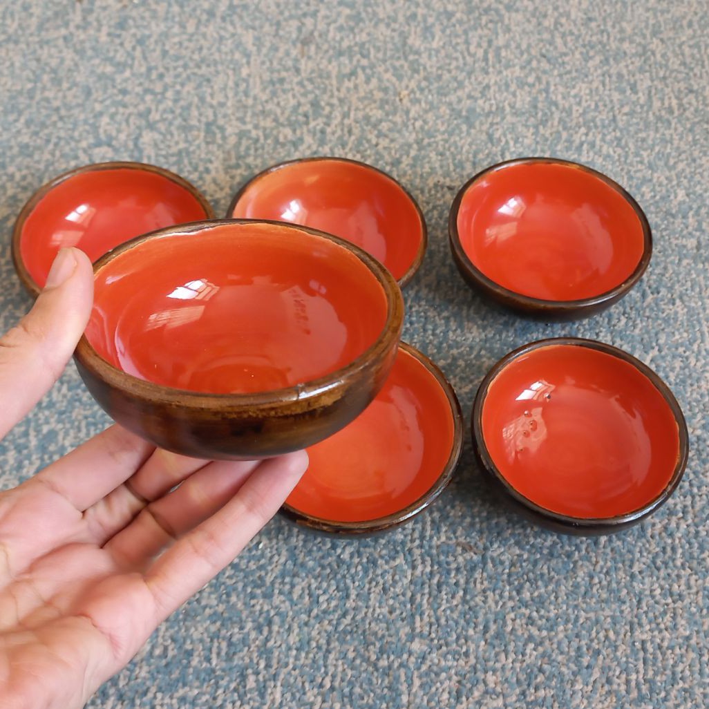 کاسه سفالی لعابی رنگ سرخ پخت کوره