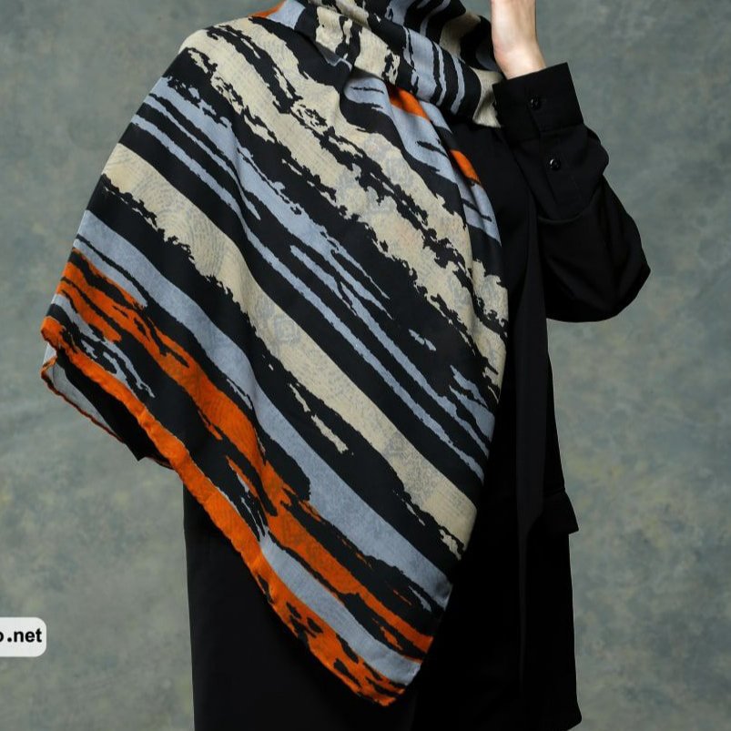 روسری نخی دور دست  دوز زیبا ورنگبندی جذاب