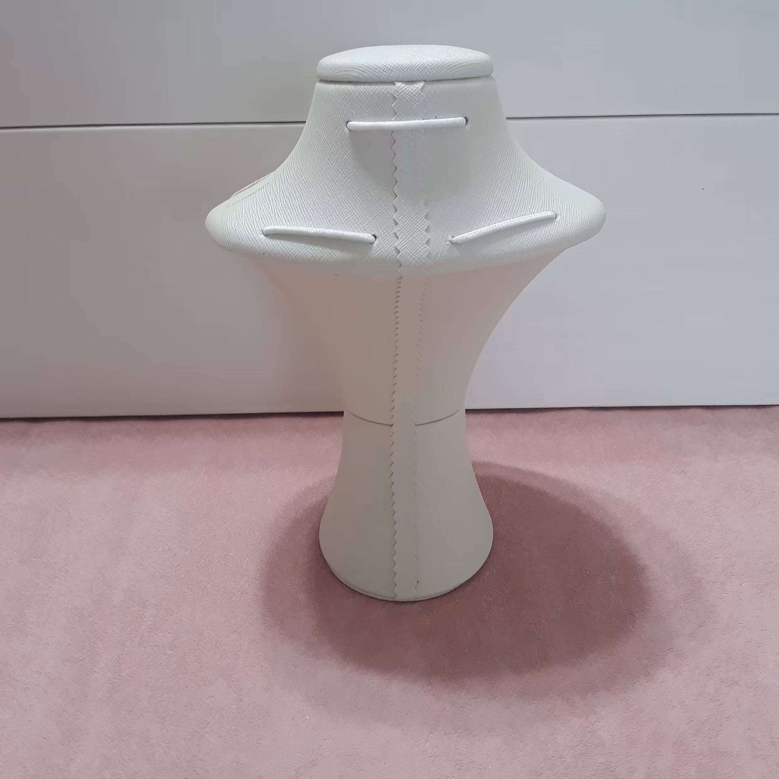 مانکن سرویسی ابشاری درارتفاع 25 بسیار زیبا وقابل شست  وشو در هر رنگ قابل اجراست 