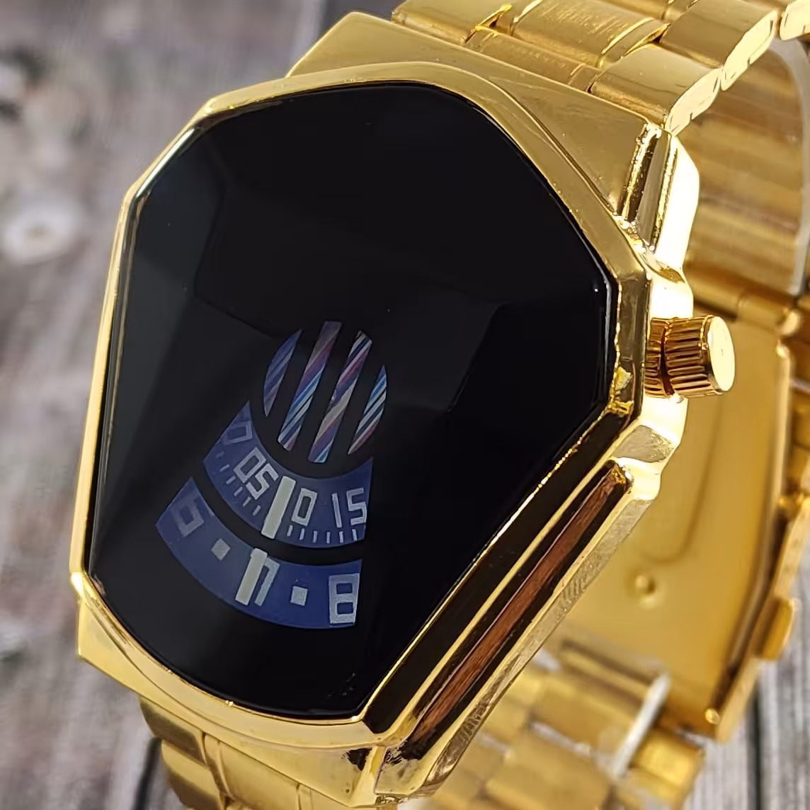 ساعت کنتوری  والار 
*مناسب برای : آقایان
