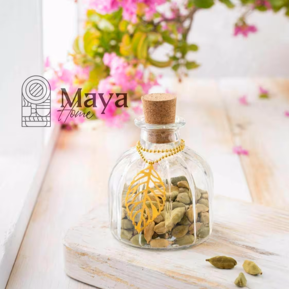 بانکه زعفران و حبوبات در چوب پنبه مایا