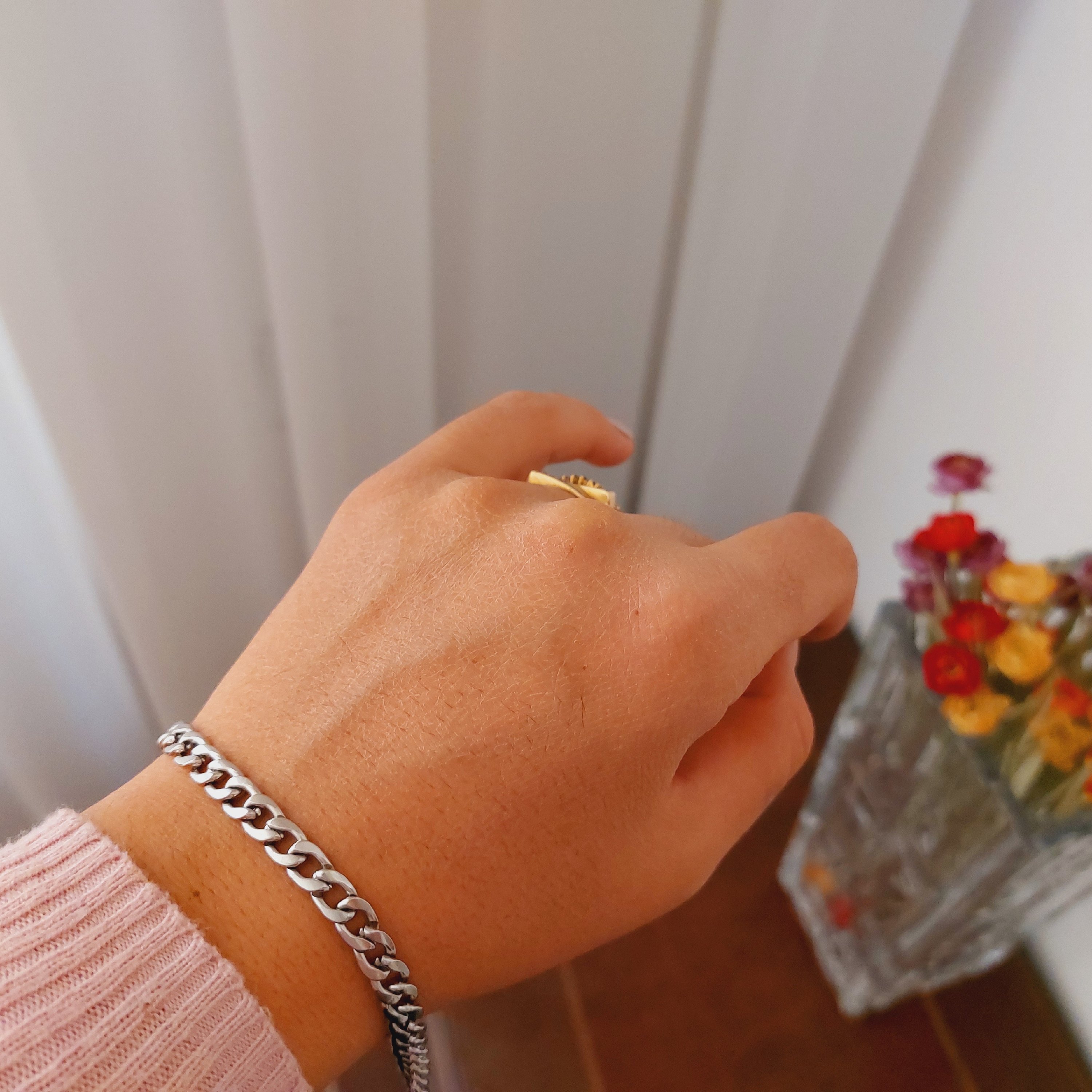 دستبند استیل کارتیر تخت 6میل نقره ای کاملا رنگ ثابت و ضدحساسیت 