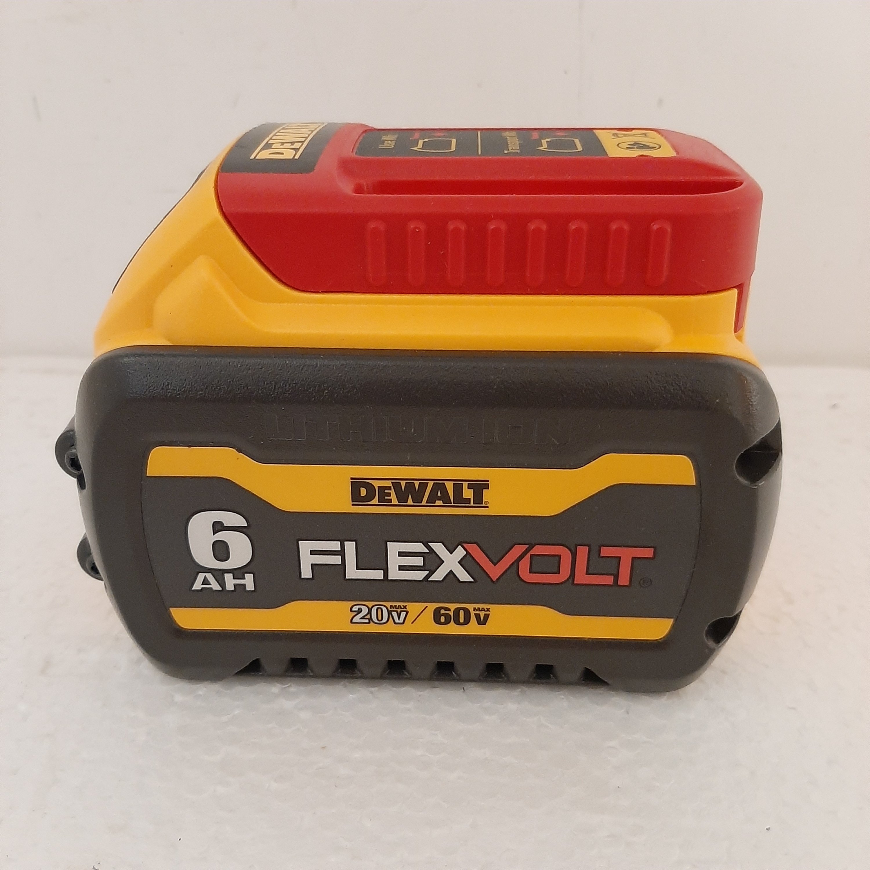 باتری فلکس ولت دیوالت 60ولت 6آمپر  آکبند  تولید 2022