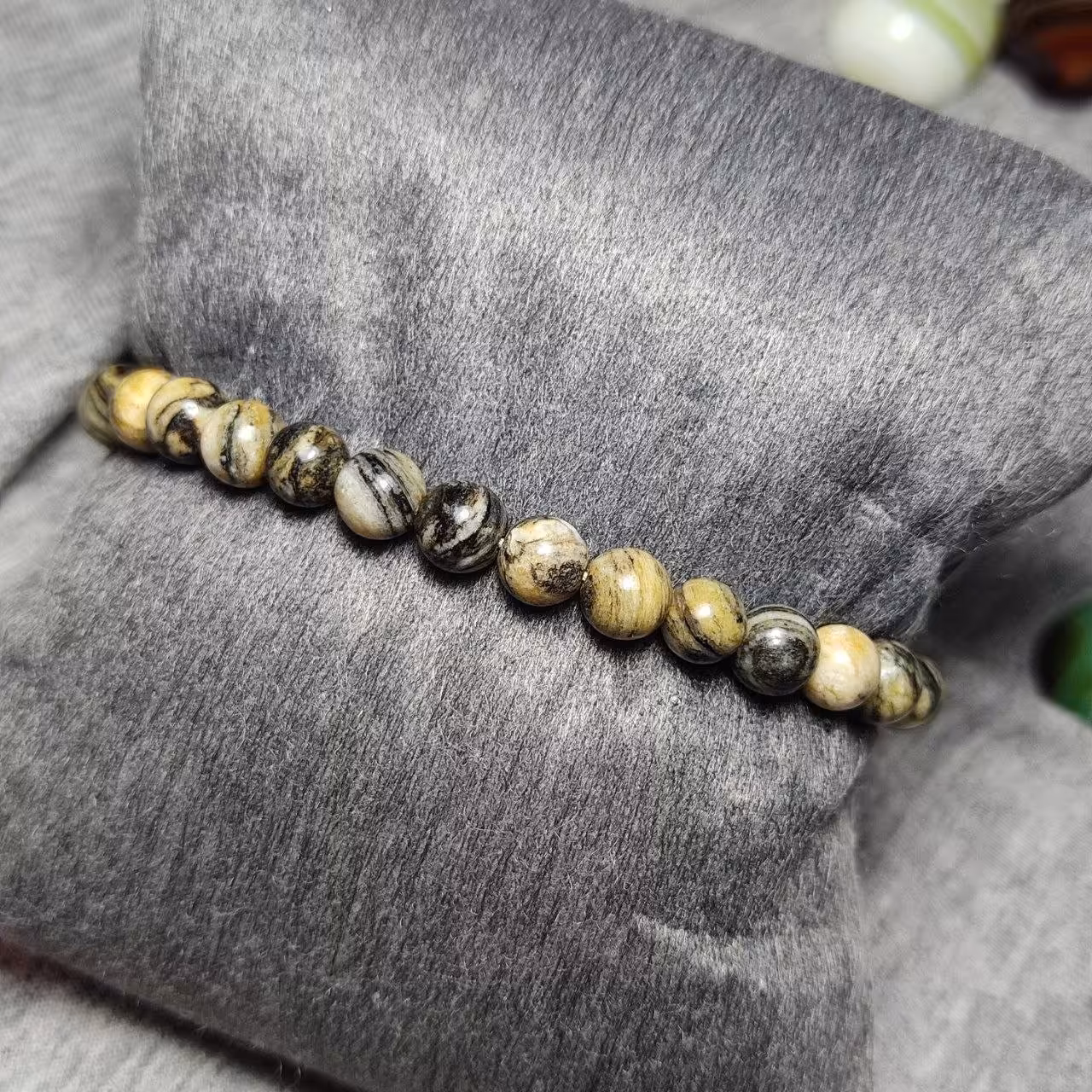 دستبند فوق العاده زیبا با مهره های جاسپر طبیعی خاص معدنی
کد 28238