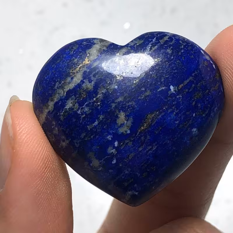 نگین لاجورد آبی  پیریت طلایی وارداتی از کشور افغانستان تراش قلب دو طرفه بسیار خاص و زیبا درشت مدالی  کد 48