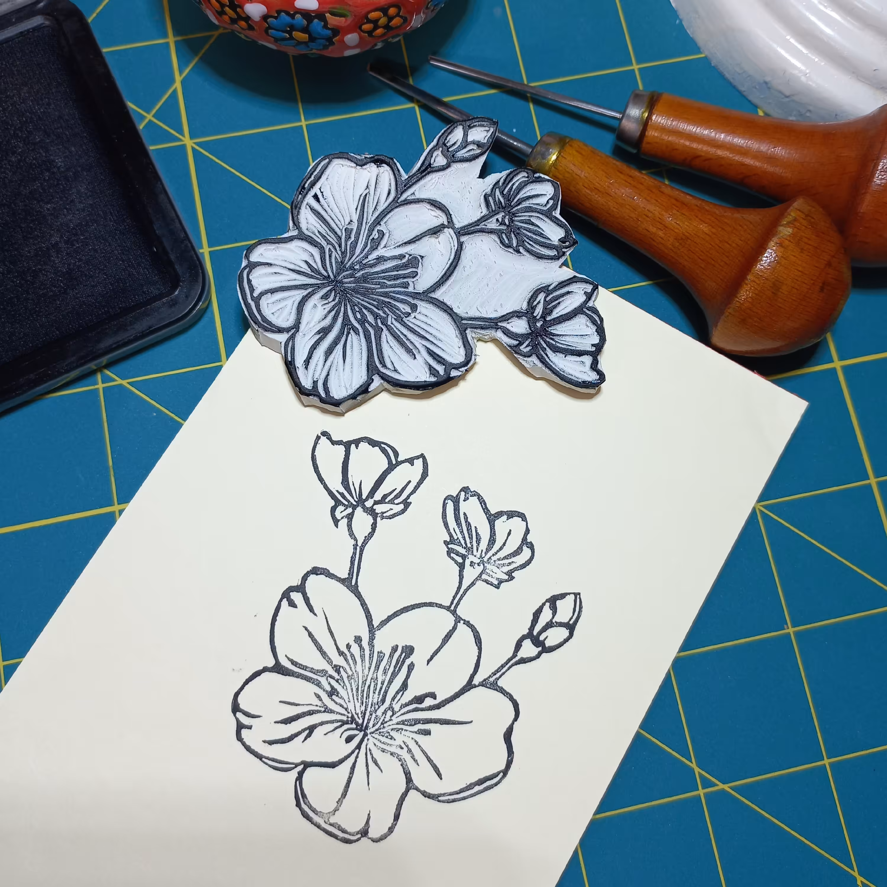 مهر دستساز لینو طرح گل 7