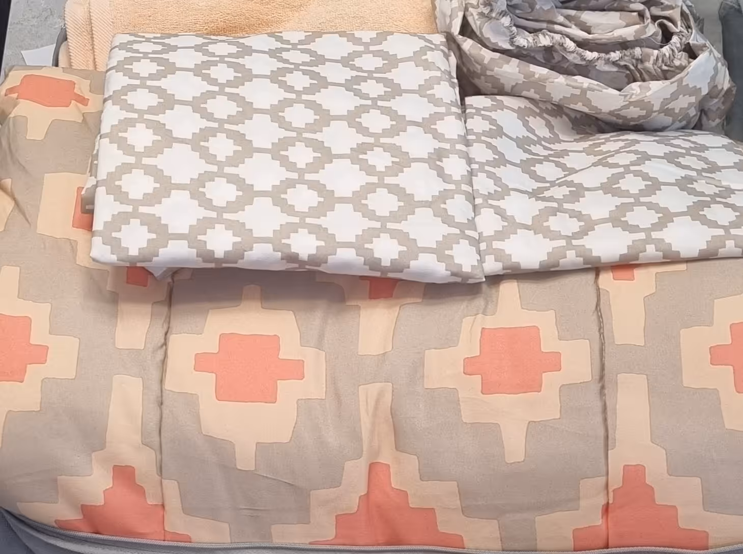 ست پتو و روبالشی یک نفره 5 تیکه Dorm Bed
