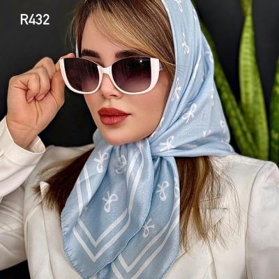 روسری نخی قواره کوچیک طرح پاپیون