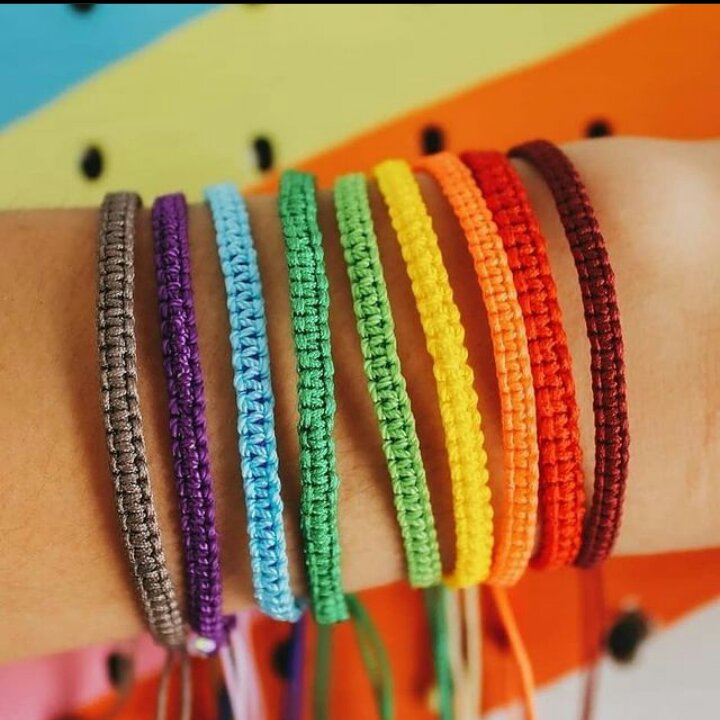 دستبند های بافت رنگی
