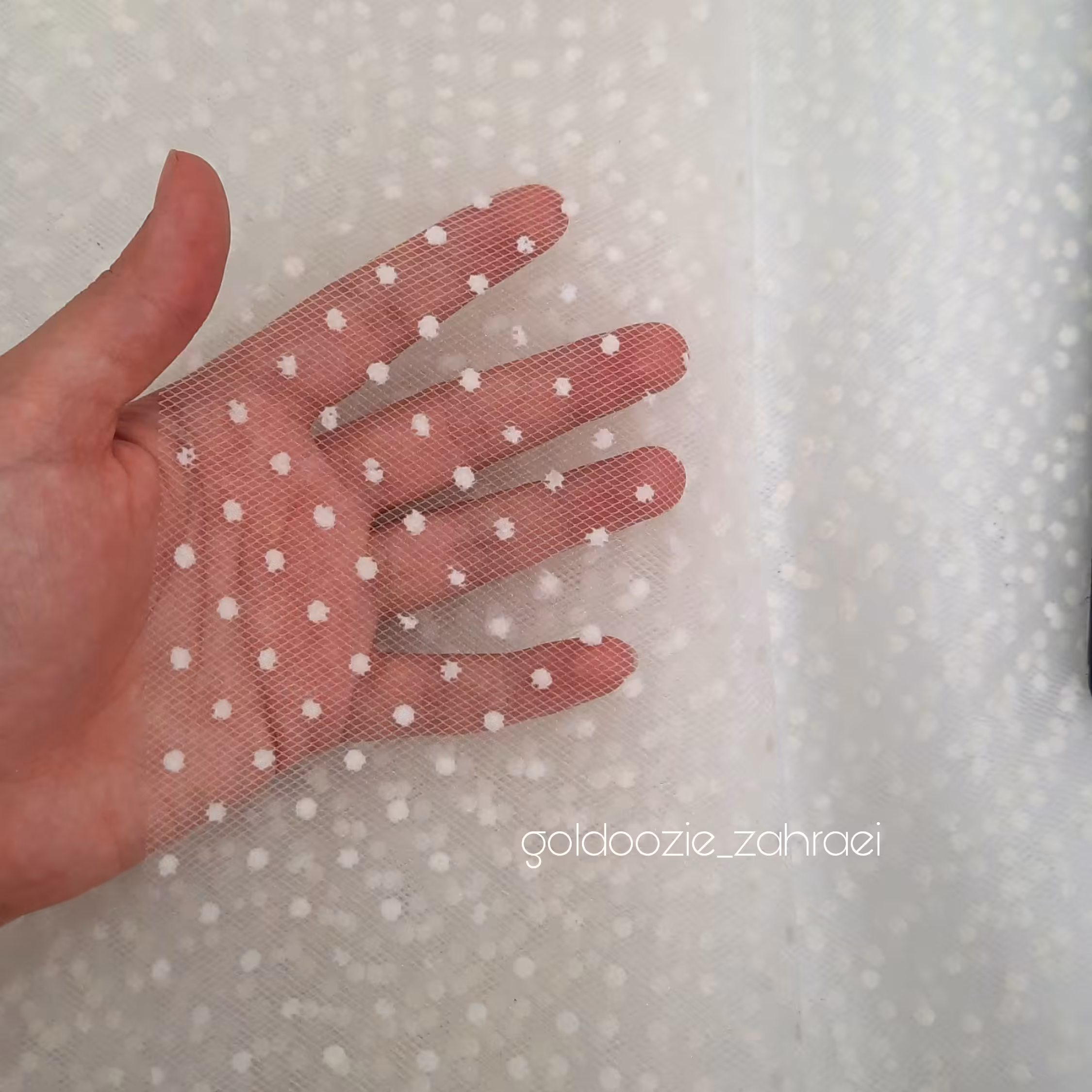 پارچه توری توپی توپی رنگ نباتی جنس درجه یک قواره یک متری