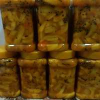 ترشی انبه روغنی ملس  وزن 750تا 800گرم  ارسال با تیپاکس بصورت پسکرایه