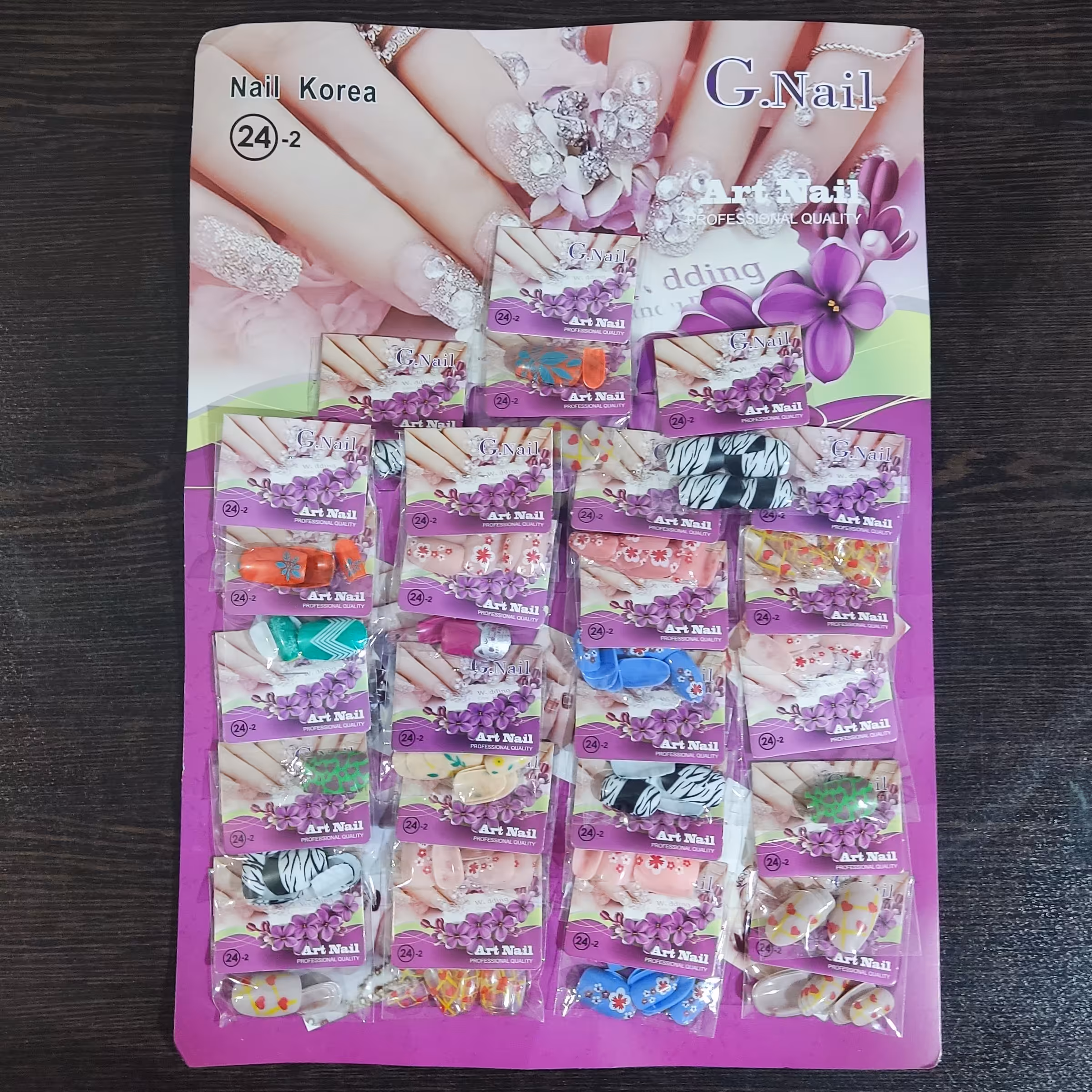 ناخن مصنوعی شاین دار ( 12 بسته ده عددی)