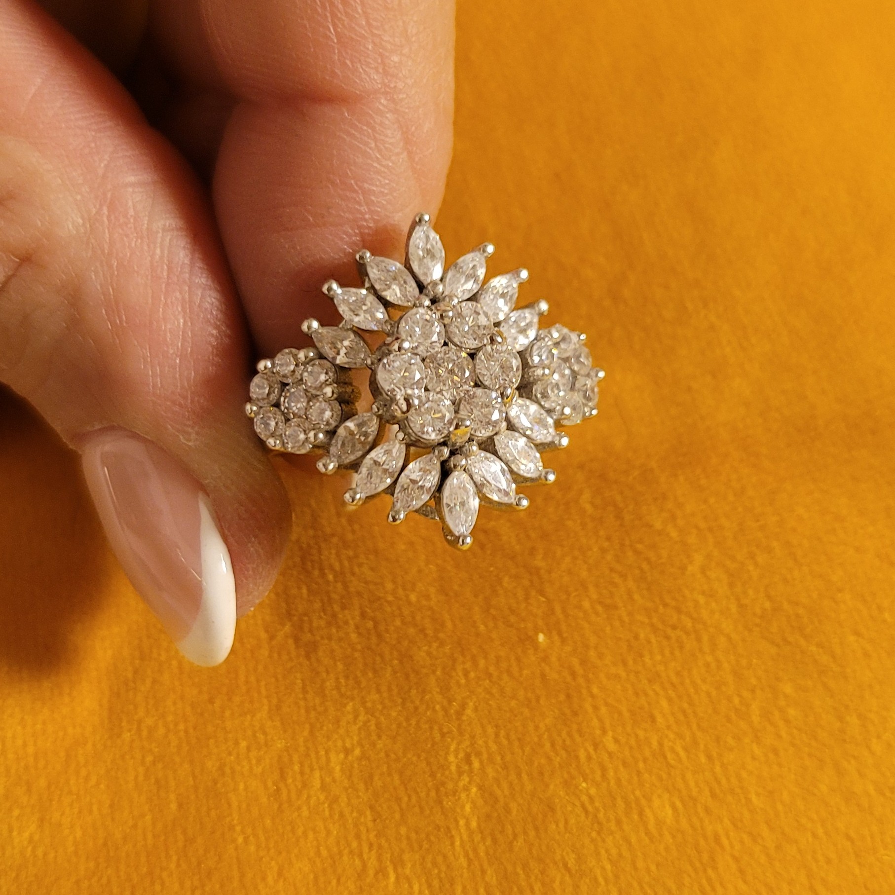 انگشتر  نقره طرح جواهر       