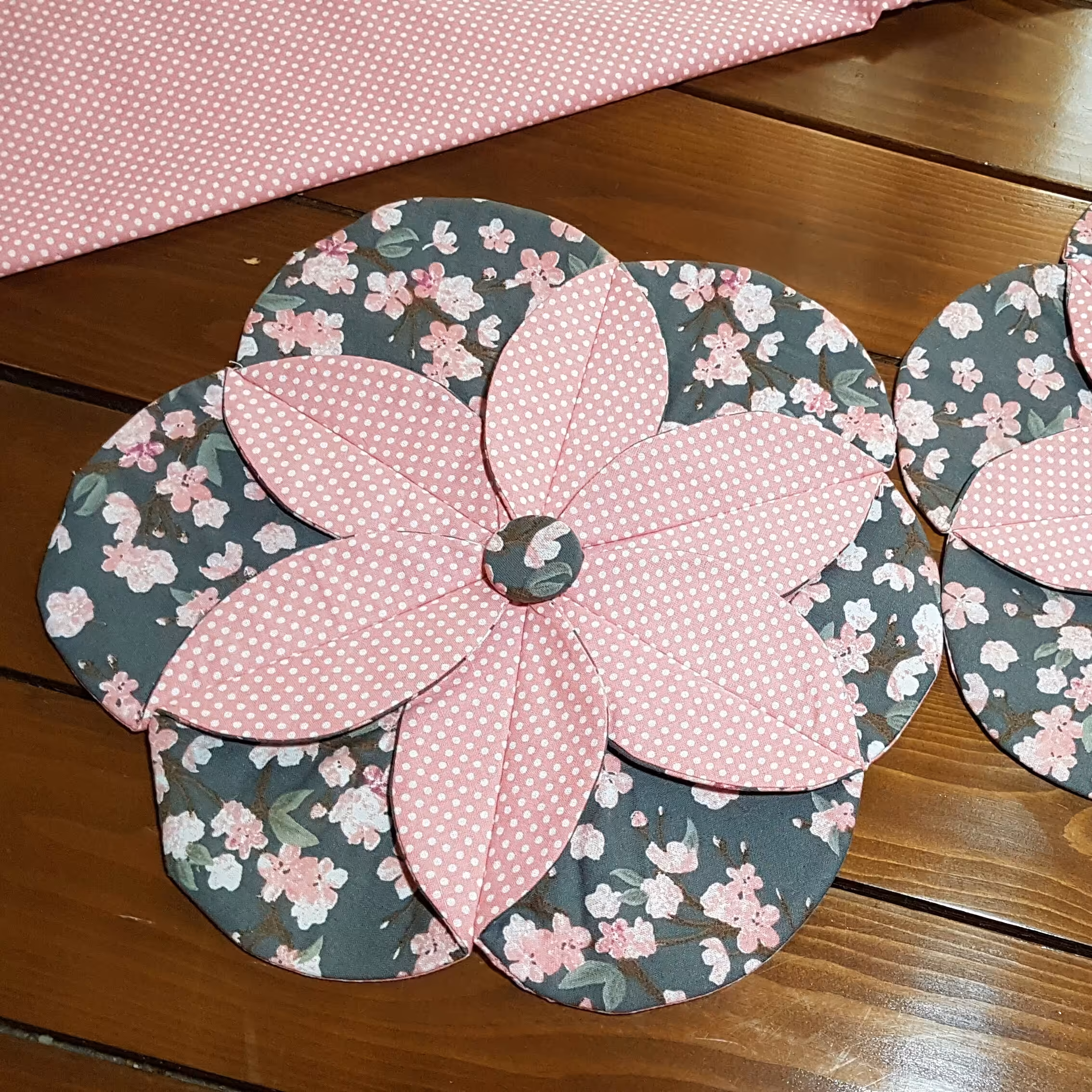 زیر بشقابی طرح برگ