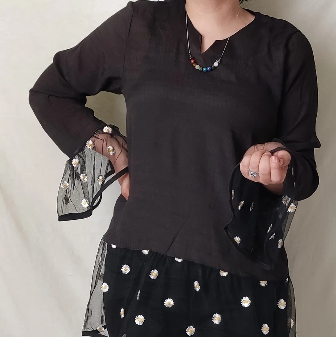 اینم از سومین رنگ بابونه  مشکی خاص مجلسی مناسب 38 تا 42  گاها44 