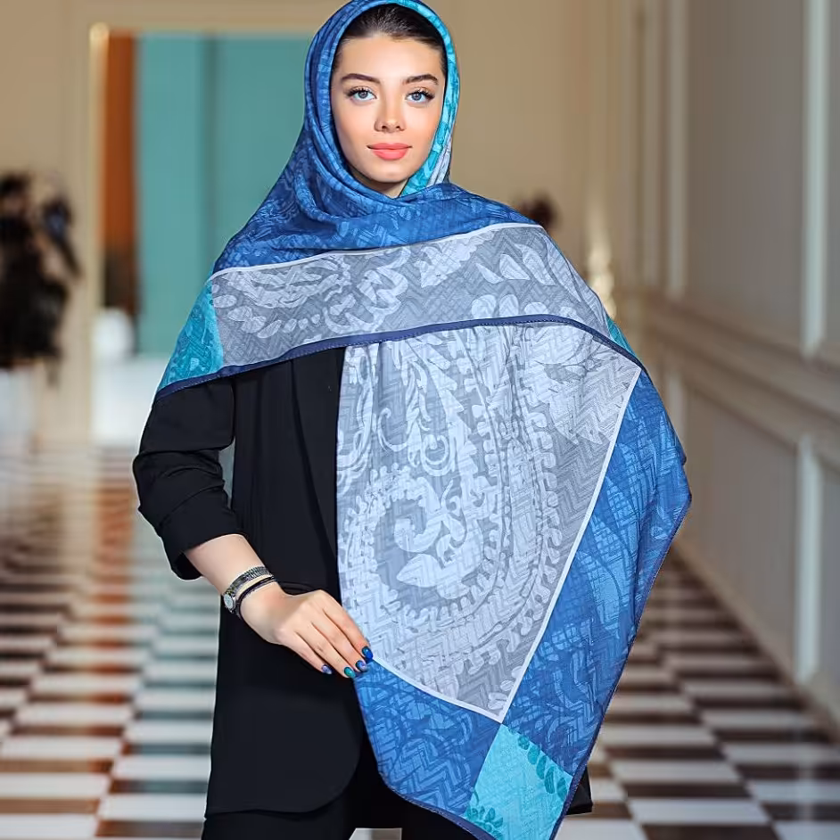 روسری منگوله دار