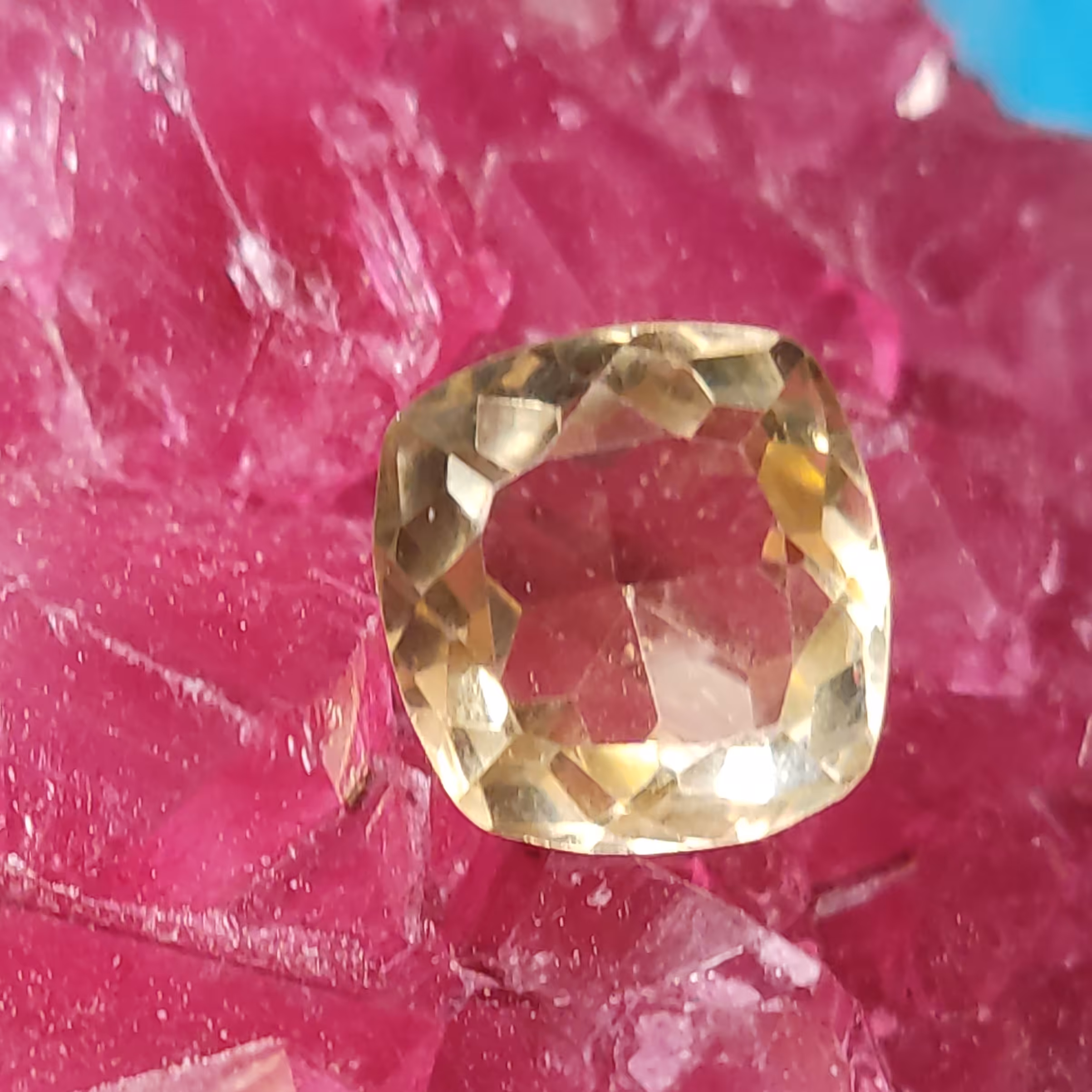 سیترین کاملا طبیعی بدون رنگ هیت به قیمت عمده هرقیراط20هزارتومان