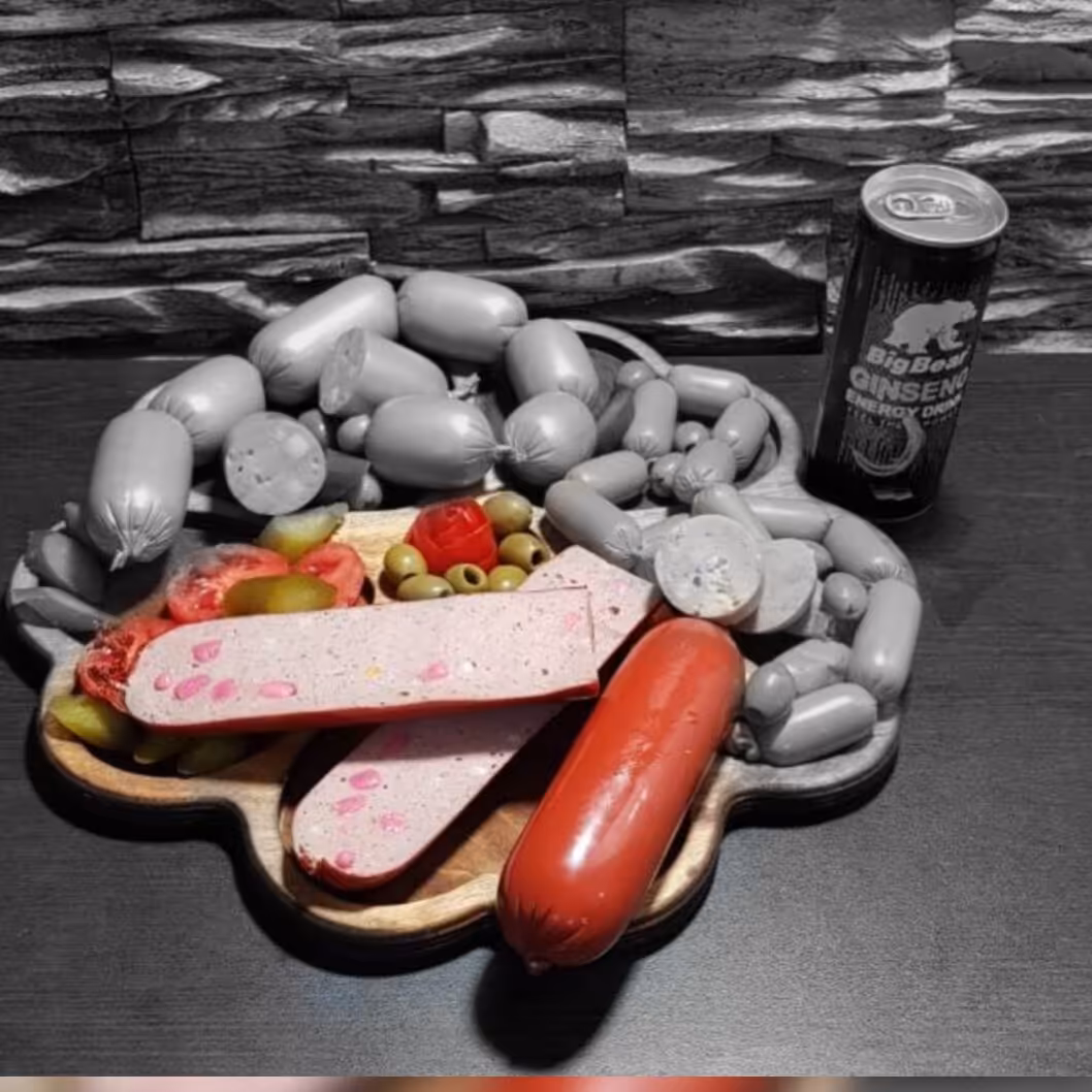 سوسیس کراکف خانگی درست شده از ران و سردست تازه گوساله