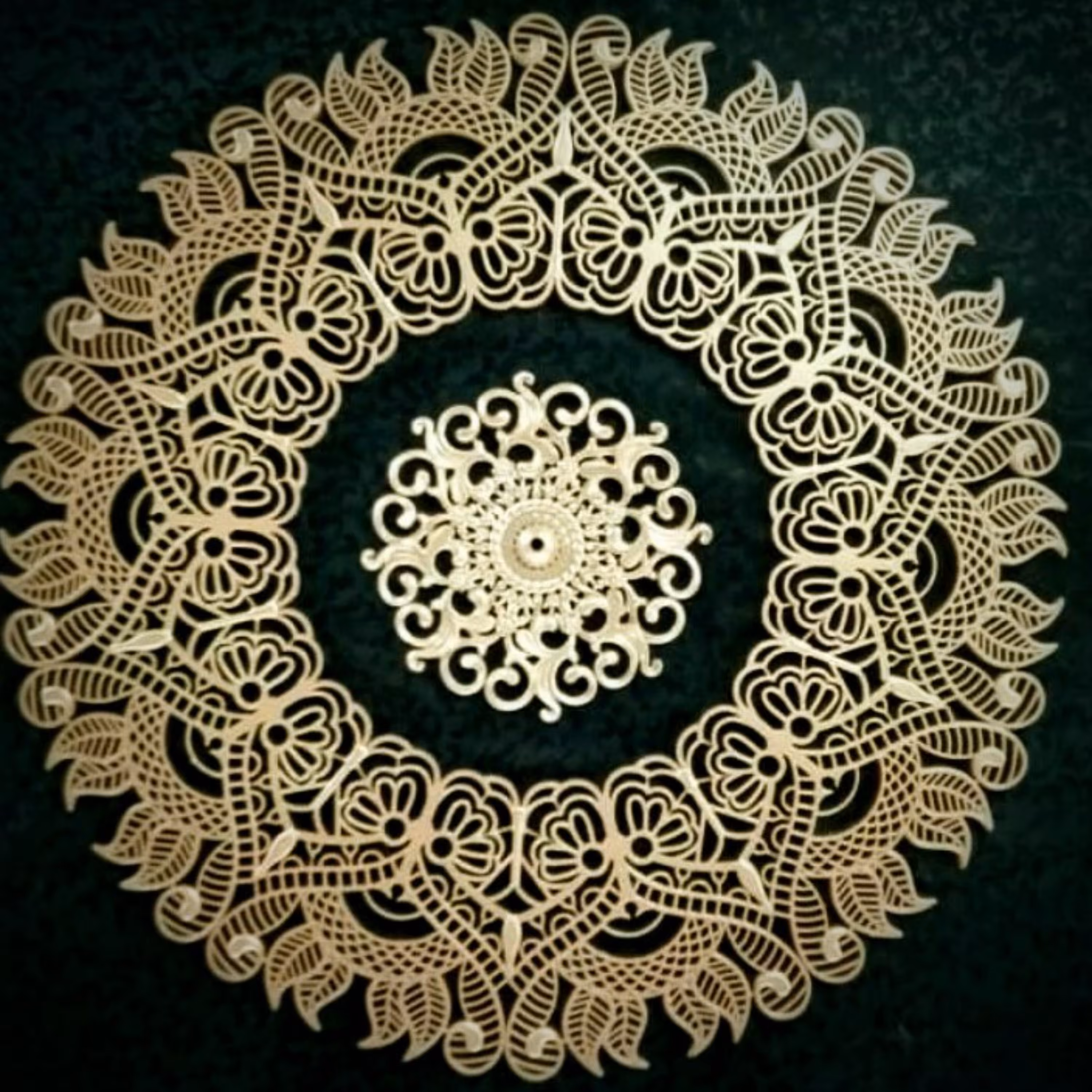 گل سقفی 95 سانتی متری قطعه ترنج کد  386(ارسال بصورت پسکرایه)