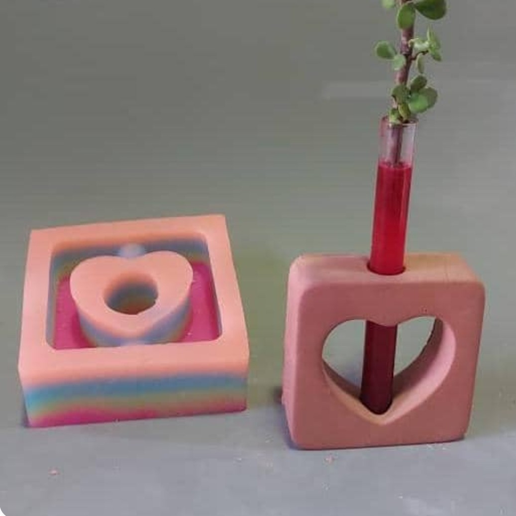 قالب سیلیکونی گلجای مناسب برای پودر سنگ متا طرح قلب به همراه یک گلدان شیشه ای رایگان 