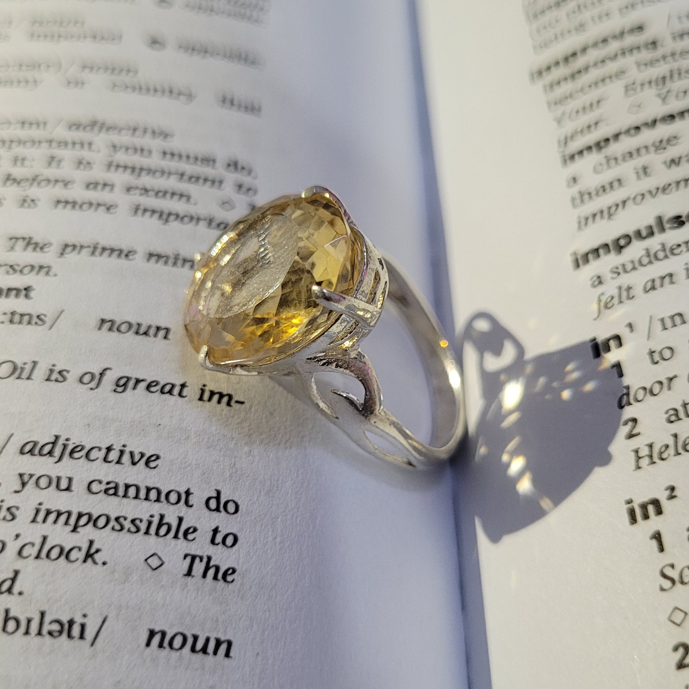 انگشتر نقره زنانه با سنگ سیترین جذاب 