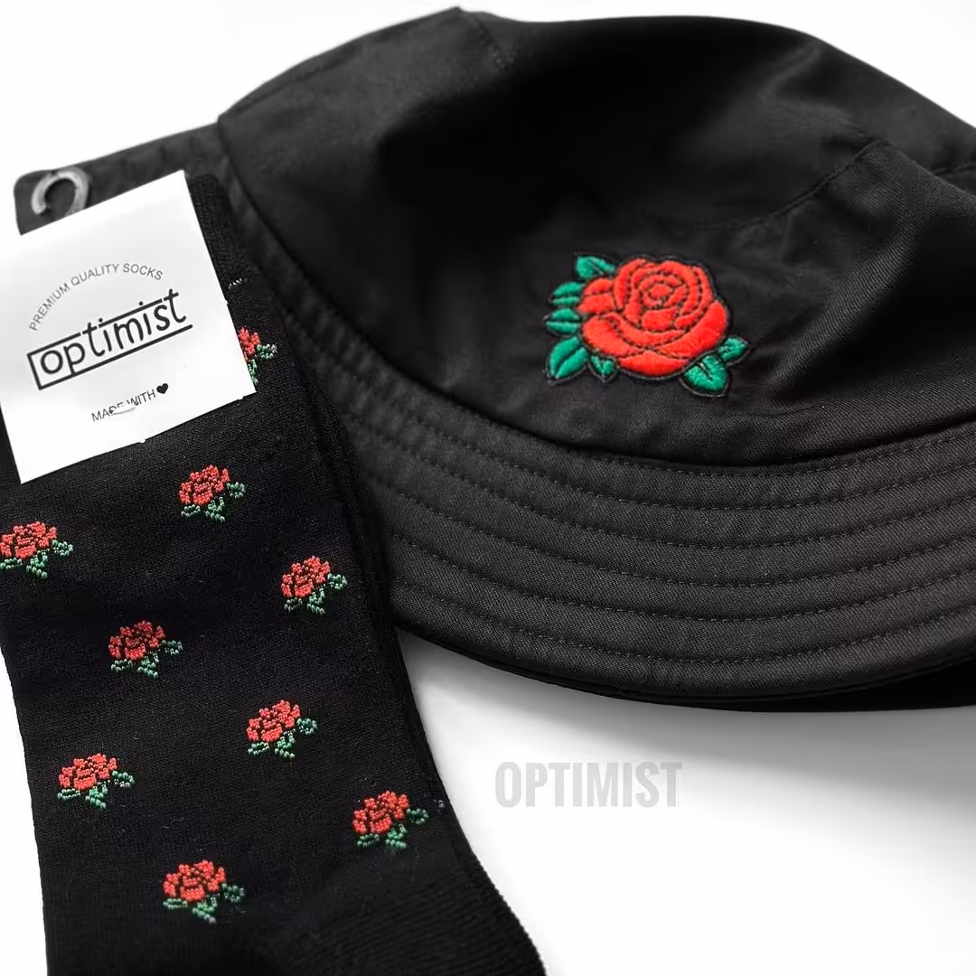 ست کلاه باکت و جوراب ساقدار طرح گل رز فری سایز