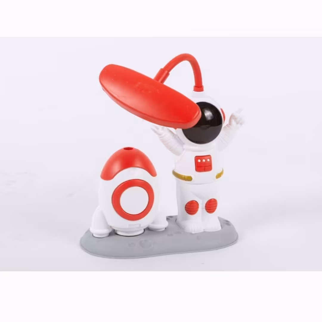 چراغ مطالعه شارژی و تراش دار طرح آدم فضایی رنگ قرمز