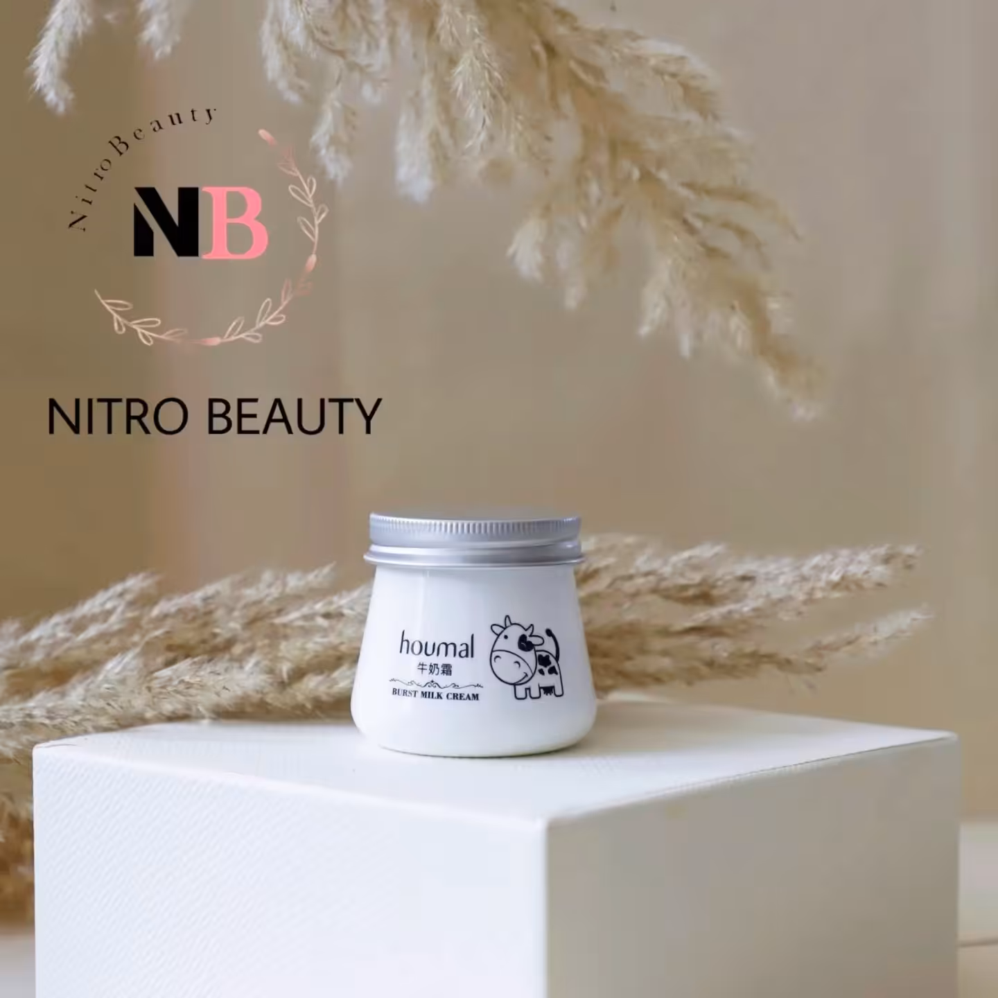 کرم مرطوب کننده و آبرسان شیر گاو